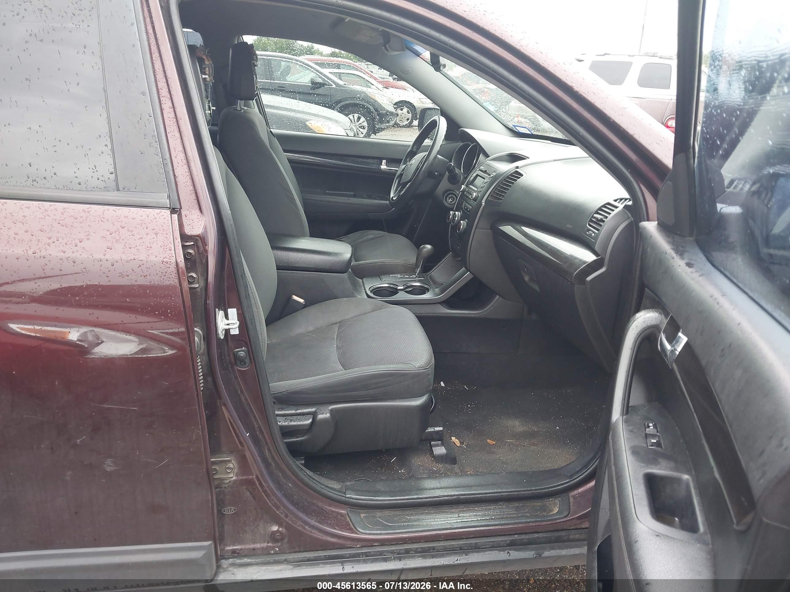 2012 Kia Sorento Lx Темно-бордовый vin: 5XYKT3A67CG222098