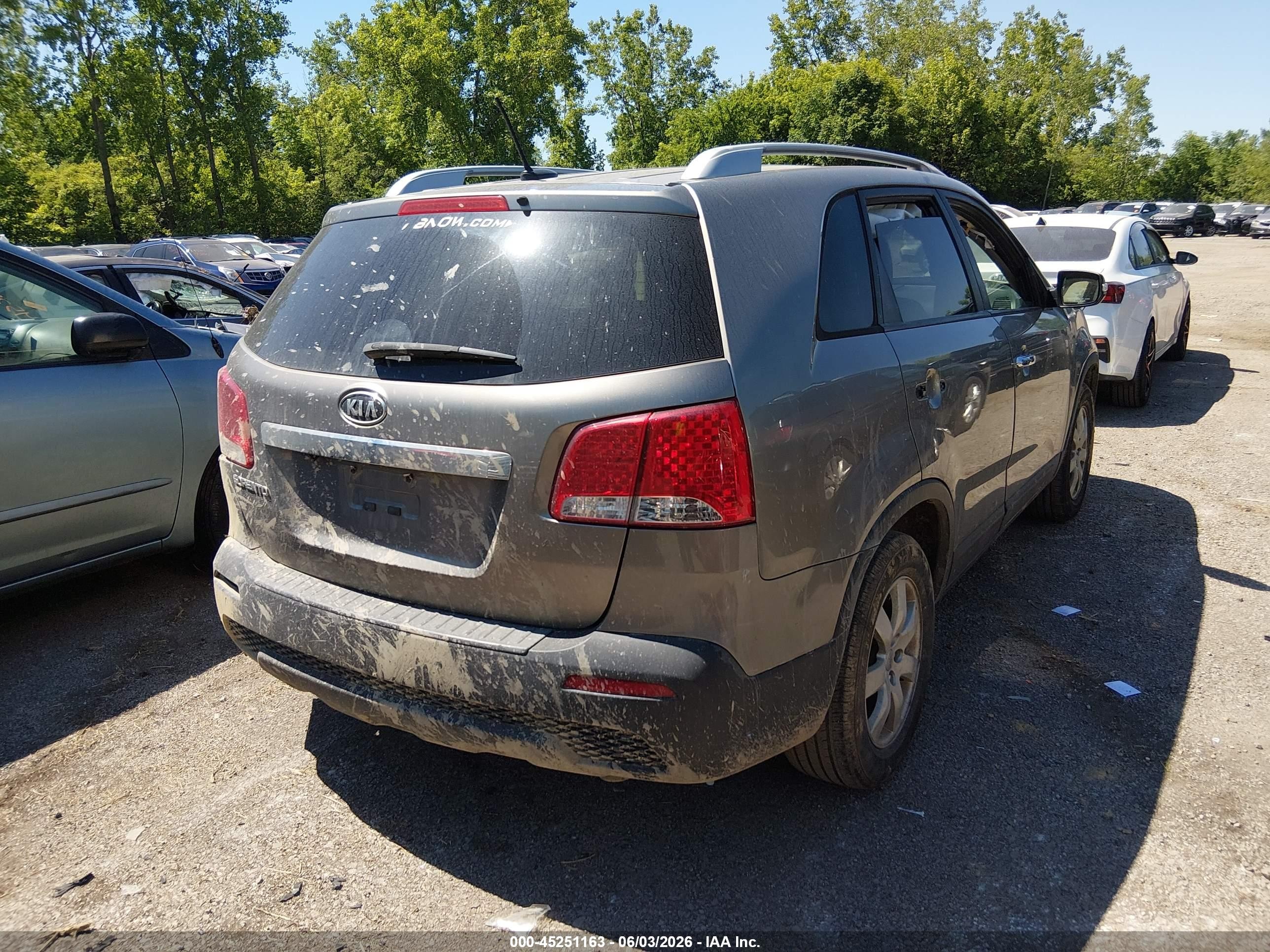 2012 Kia Sorento Lx Red vin: 5XYKT3A67CG299358