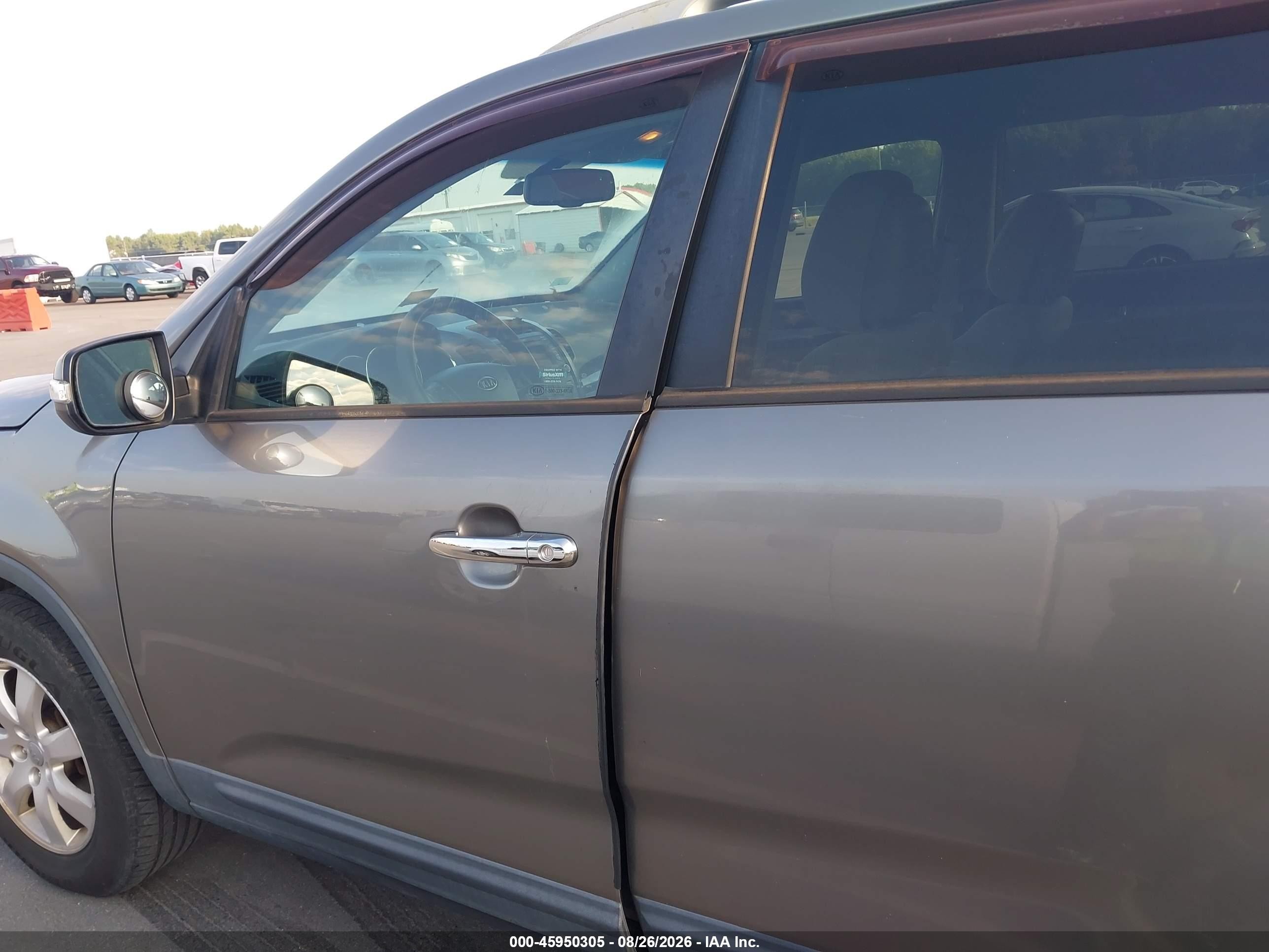 2013 Kia Sorento Lx Серебряный vin: 5XYKT3A67DG405213