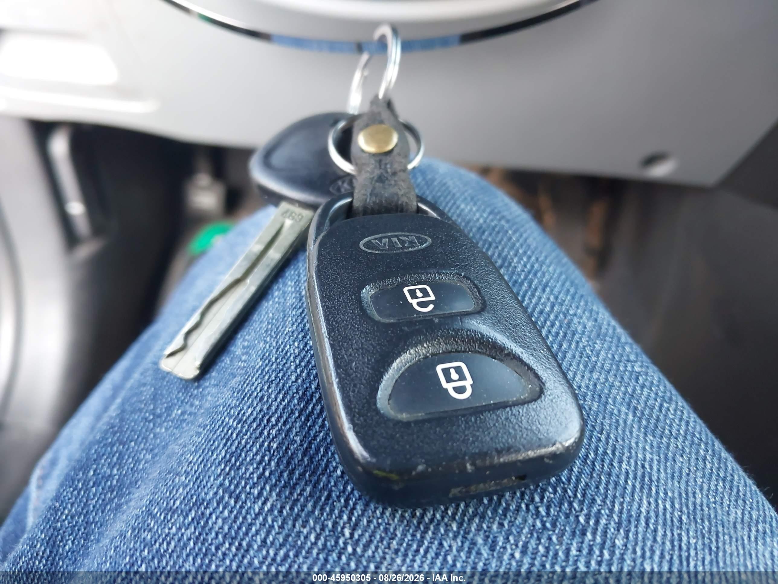 2013 Kia Sorento Lx Серебряный vin: 5XYKT3A67DG405213