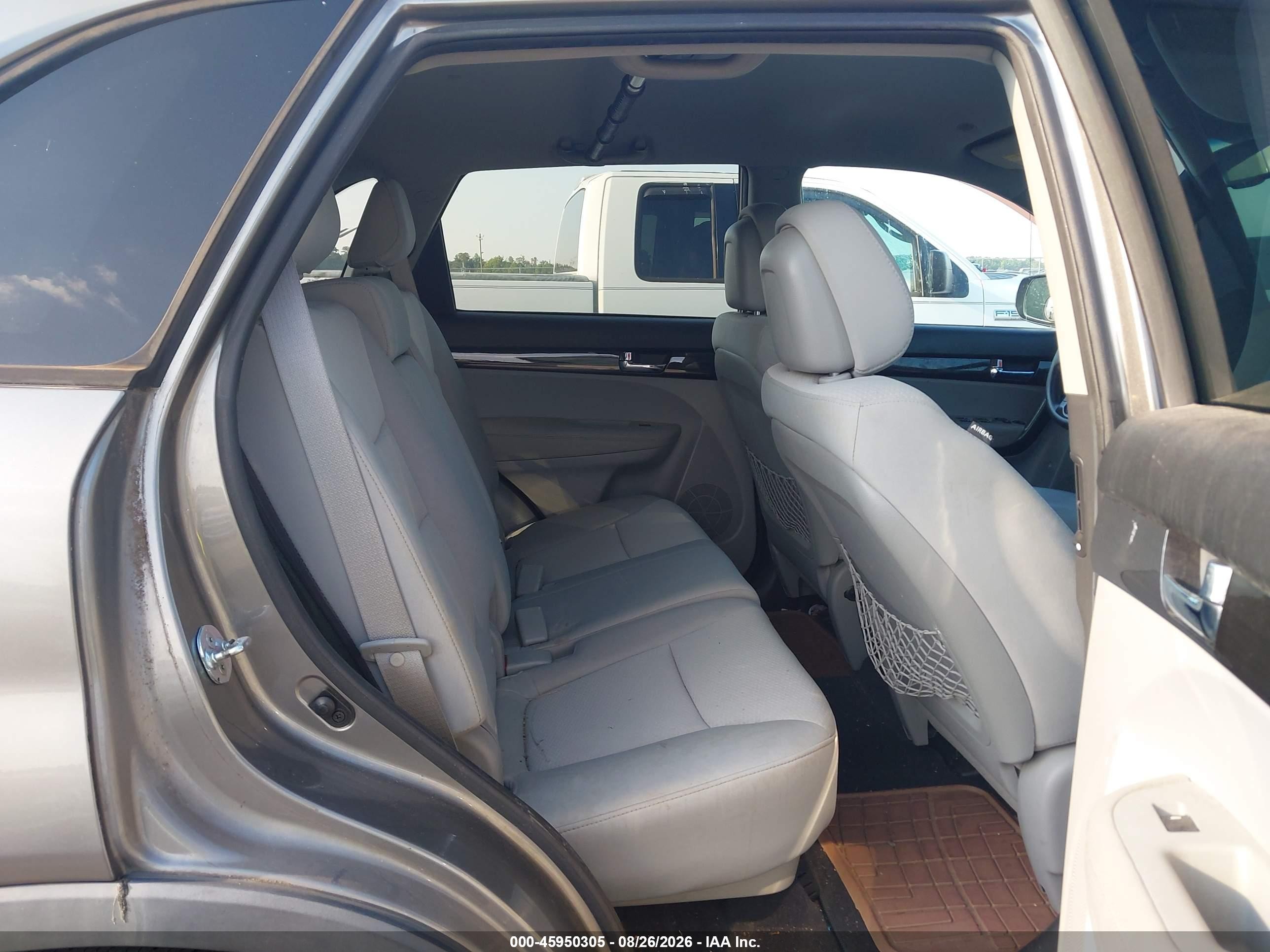 2013 Kia Sorento Lx Серебряный vin: 5XYKT3A67DG405213