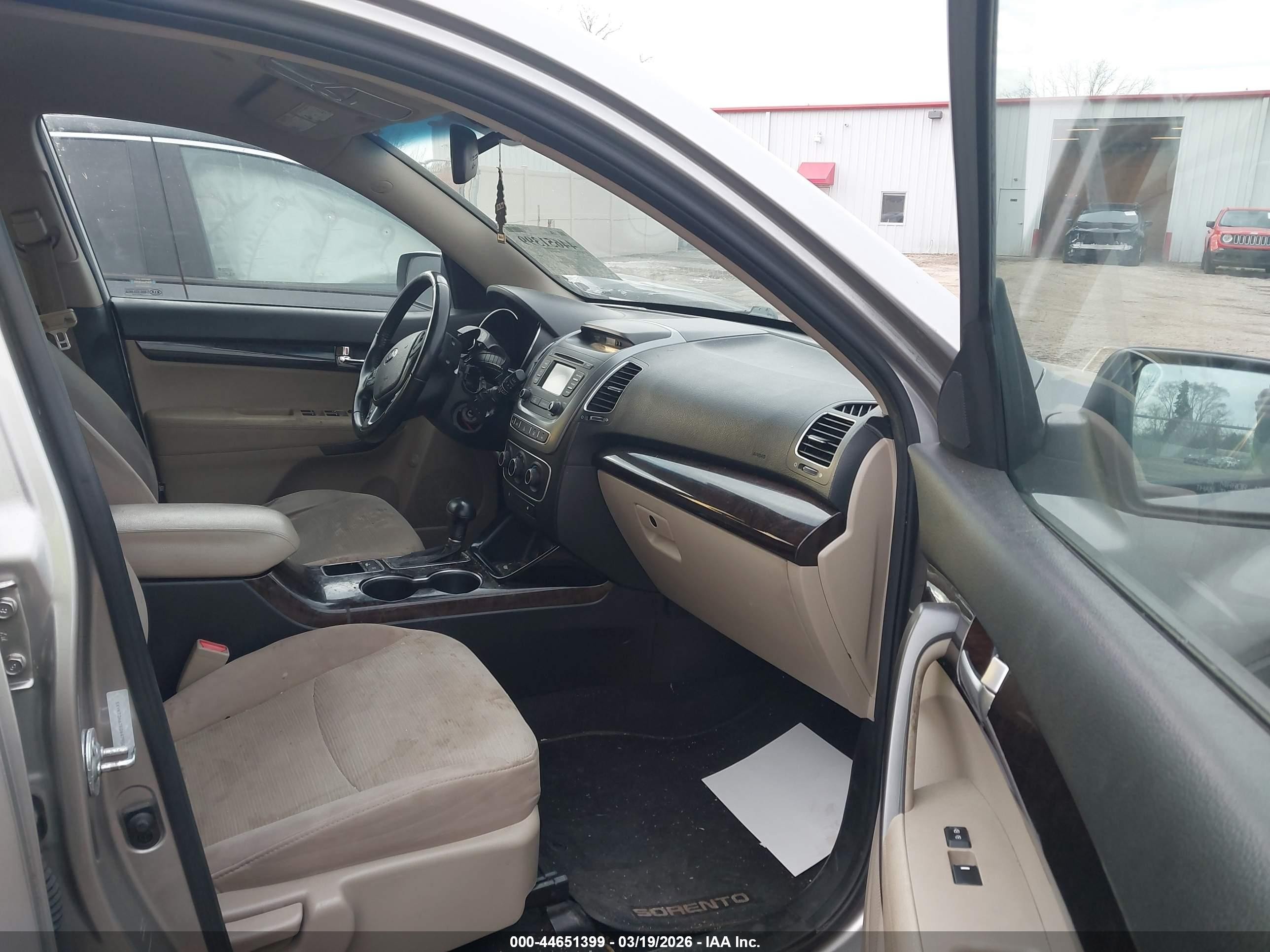 2014 Kia Sorento Lx Silver vin: 5XYKT3A67EG447950