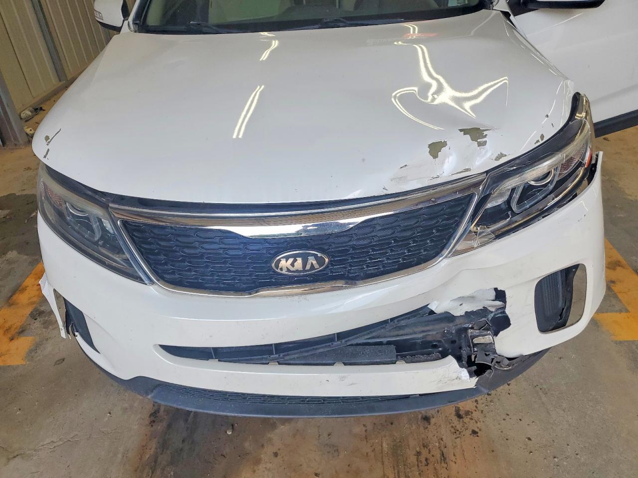 2014 Kia Sorento Lx White vin: 5XYKT3A67EG523196