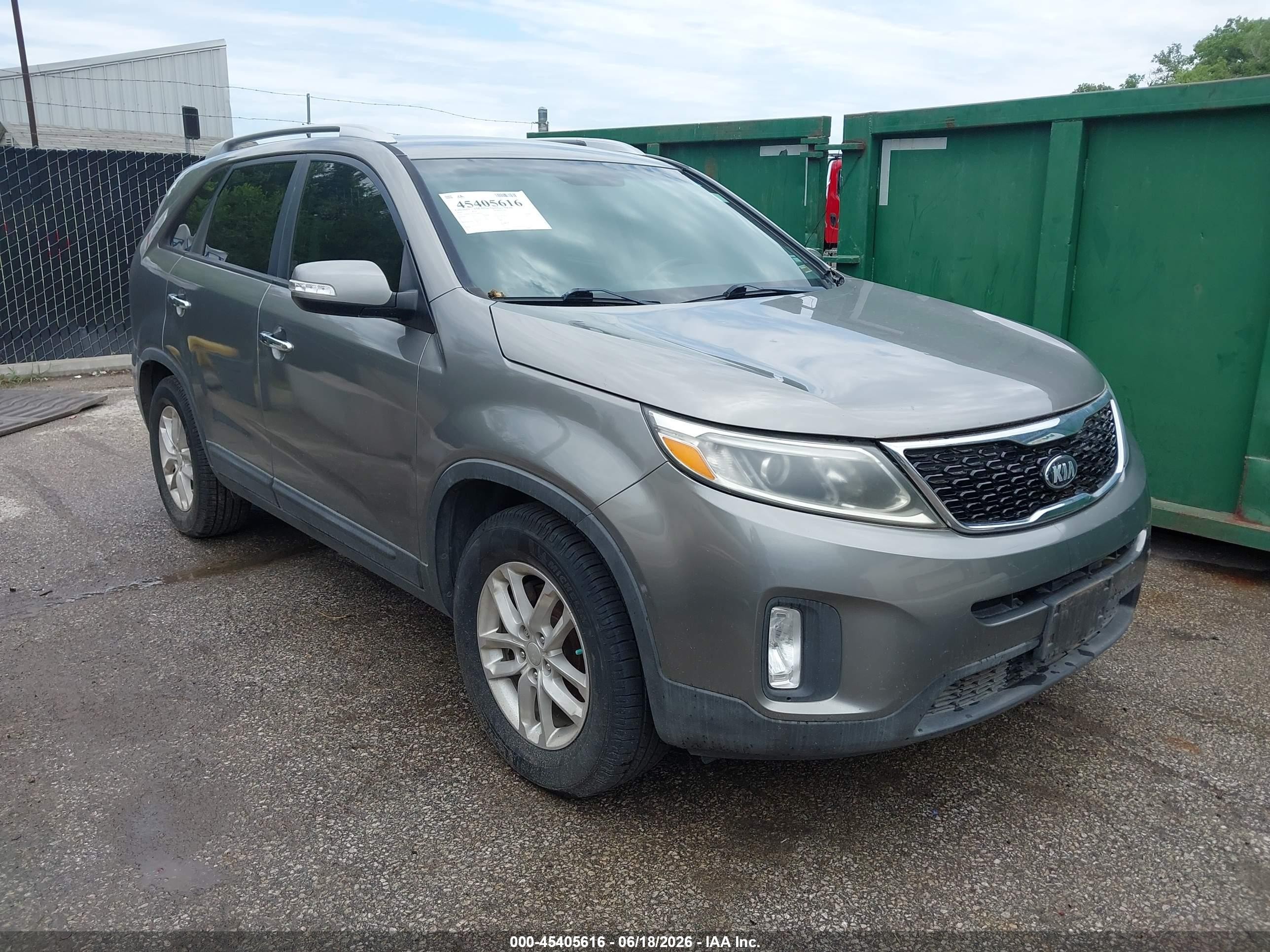 2015 Kia Sorento Lx Серый vin: 5XYKT3A67FG587952