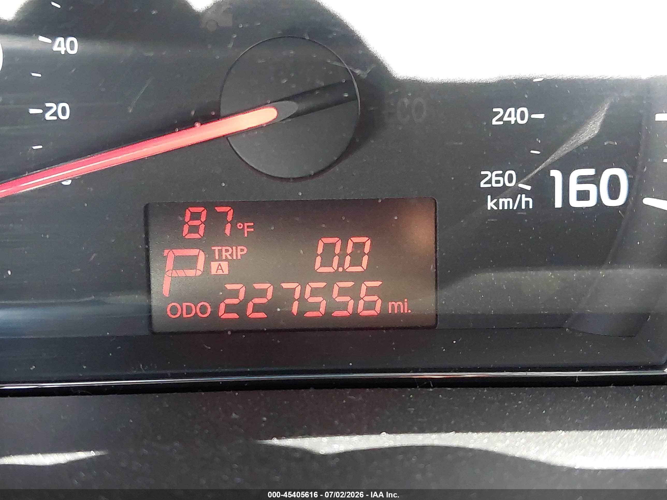 2015 Kia Sorento Lx Серый vin: 5XYKT3A67FG587952
