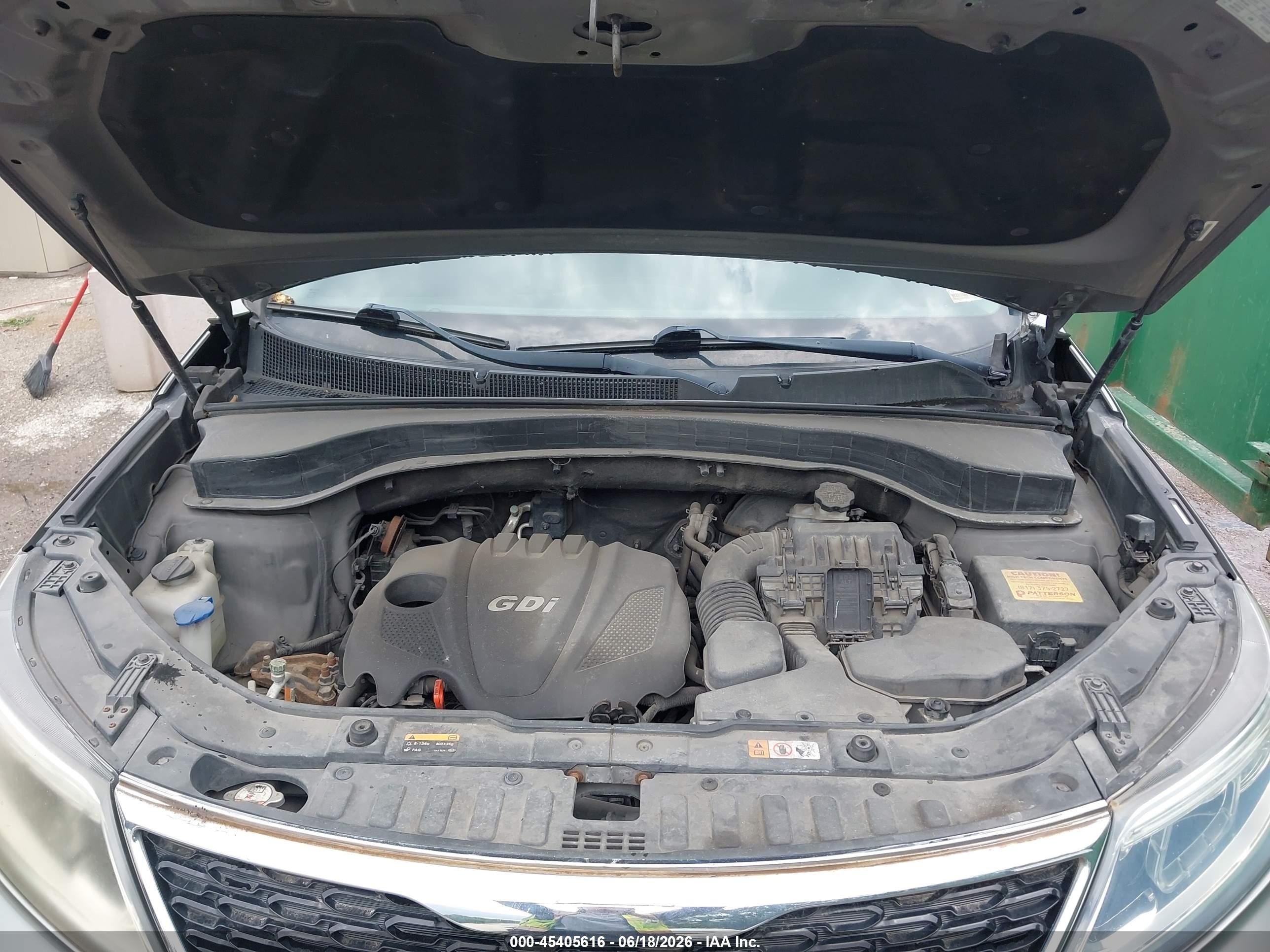 2015 Kia Sorento Lx Серый vin: 5XYKT3A67FG587952