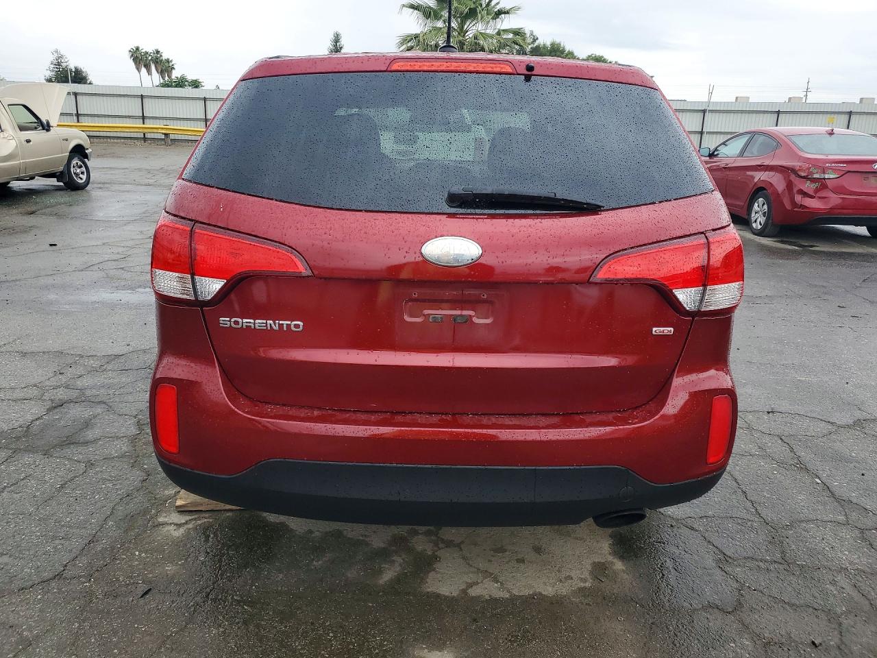 2015 Kia Sorento Lx Red vin: 5XYKT3A67FG596196