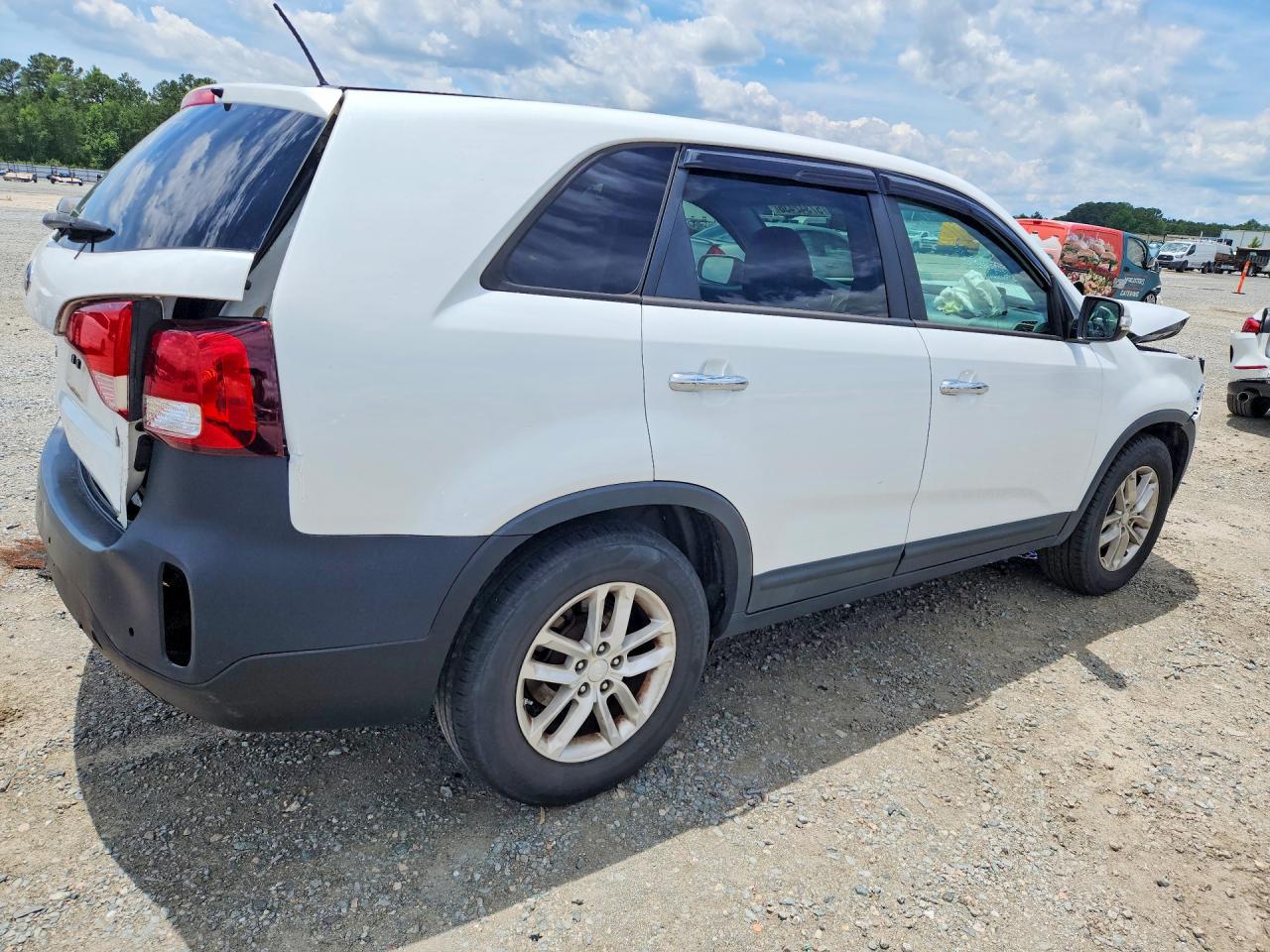 2015 Kia Sorento Lx White vin: 5XYKT3A67FG619119