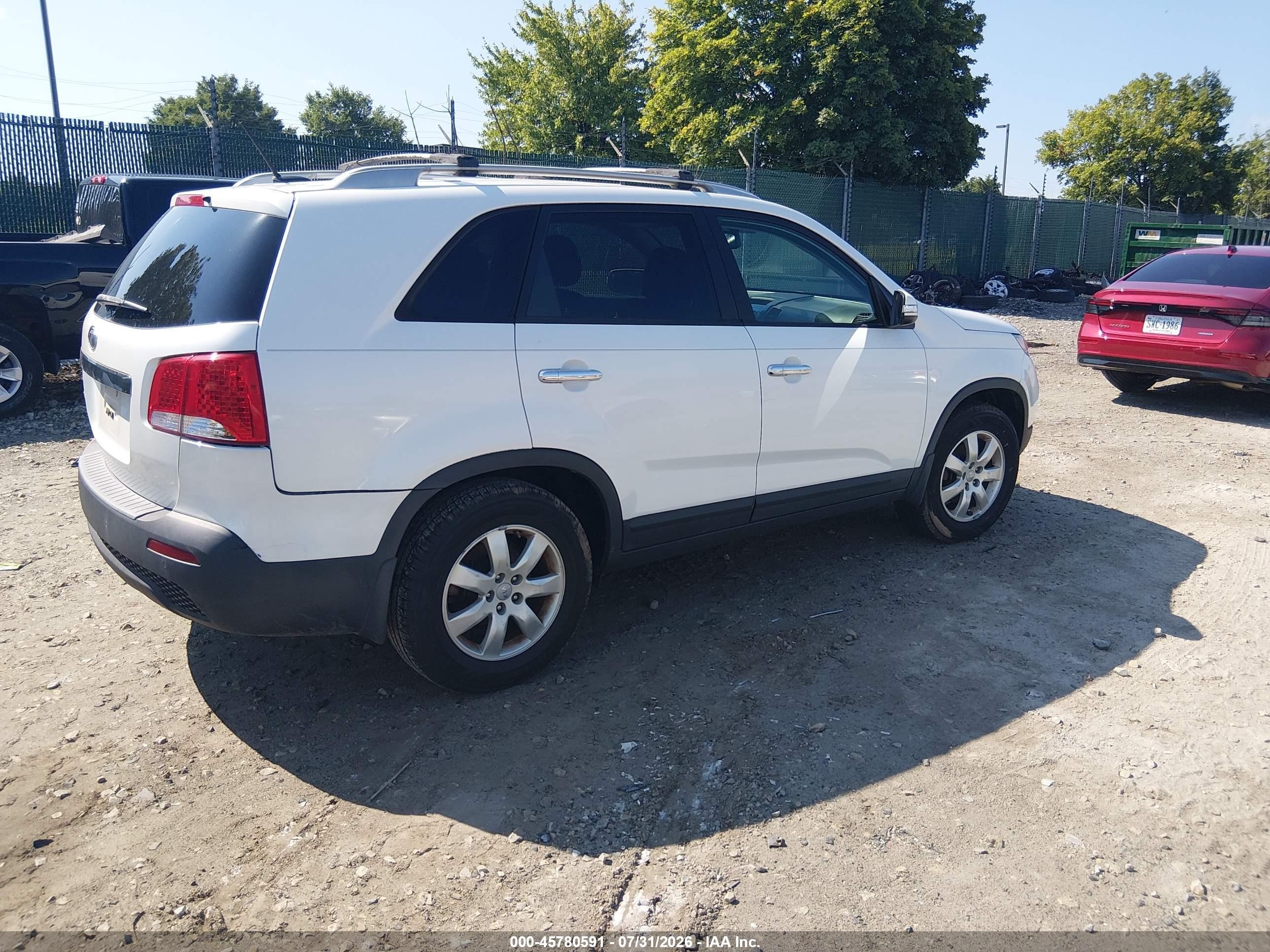 2012 Kia Sorento Lx White vin: 5XYKT3A68CG224863
