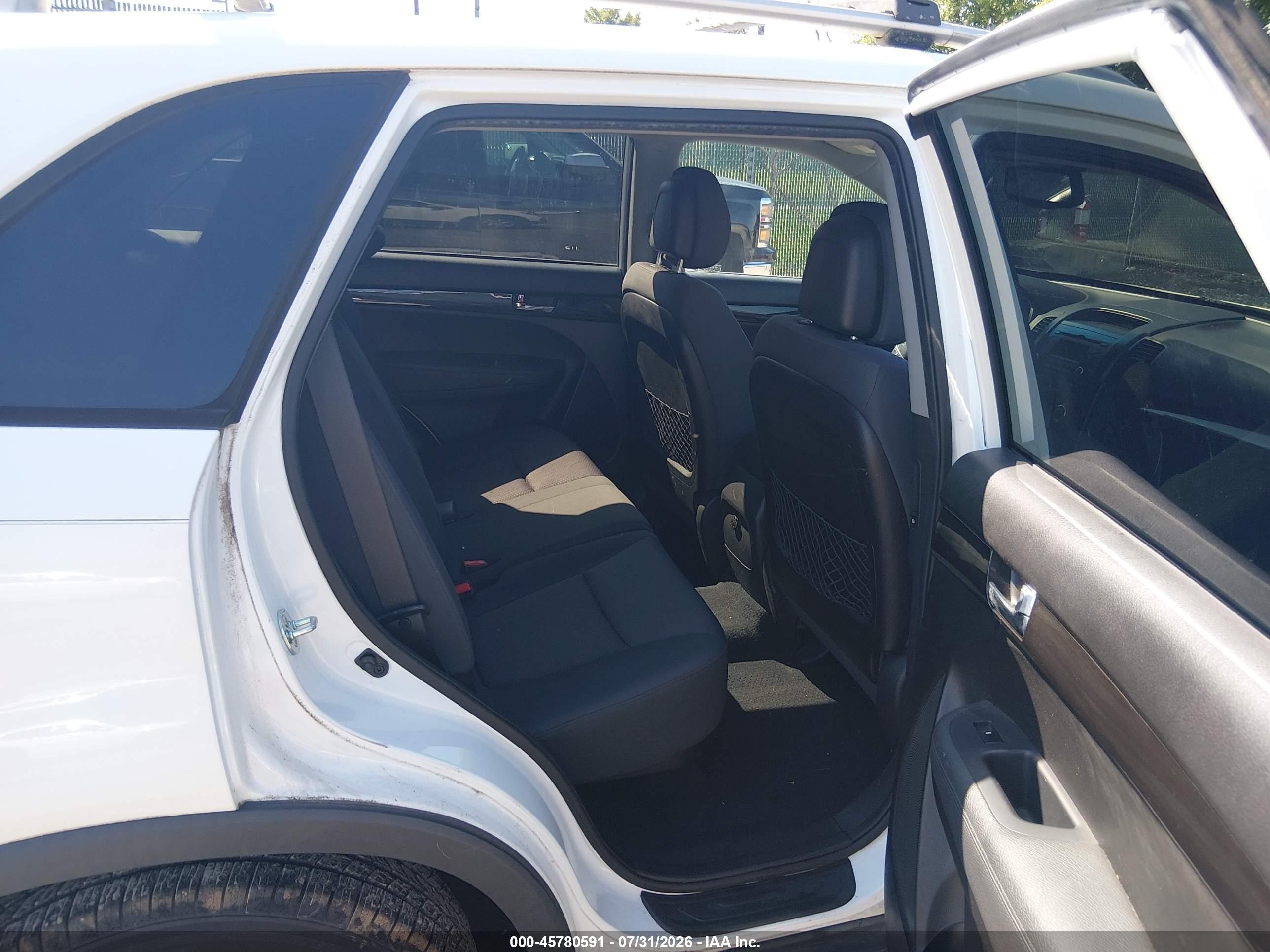 2012 Kia Sorento Lx White vin: 5XYKT3A68CG224863