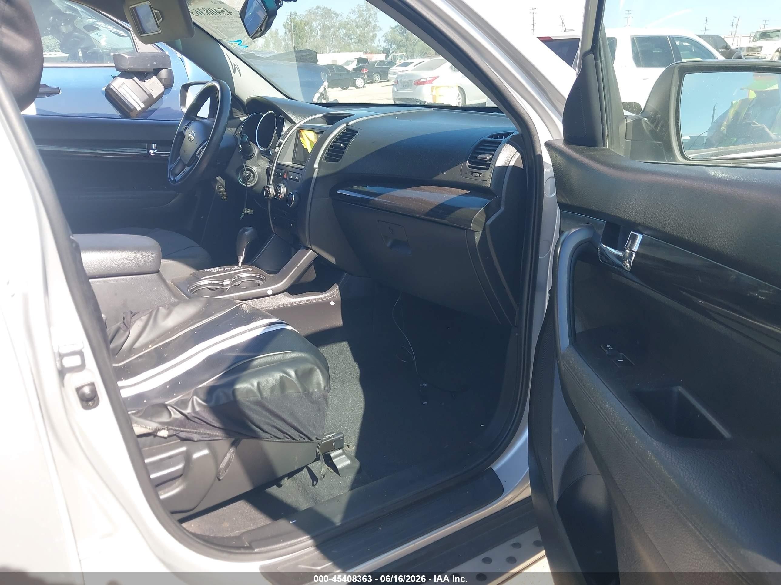 2012 Kia Sorento Lx Silver vin: 5XYKT3A68CG238388