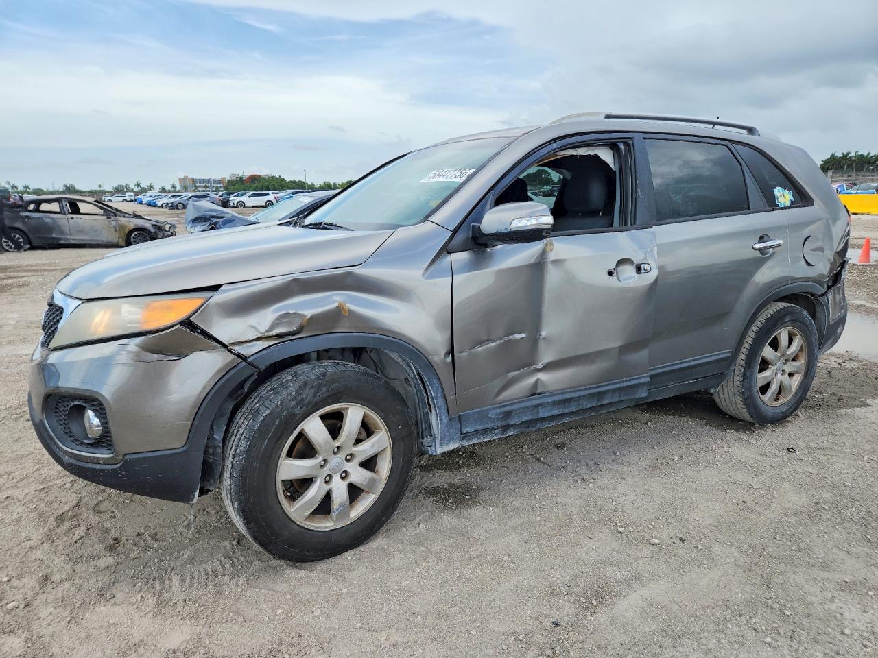 2013 Kia Sorento Lx Серебряный vin: 5XYKT3A68DG365126