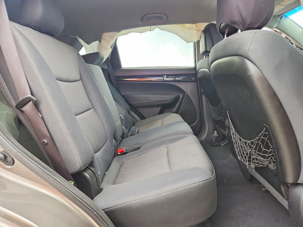 2013 Kia Sorento Lx Серебряный vin: 5XYKT3A68DG365126
