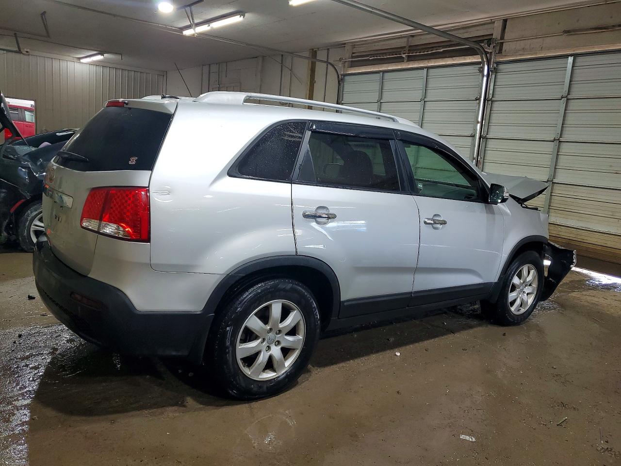 2013 Kia Sorento Lx Silver vin: 5XYKT3A68DG381343