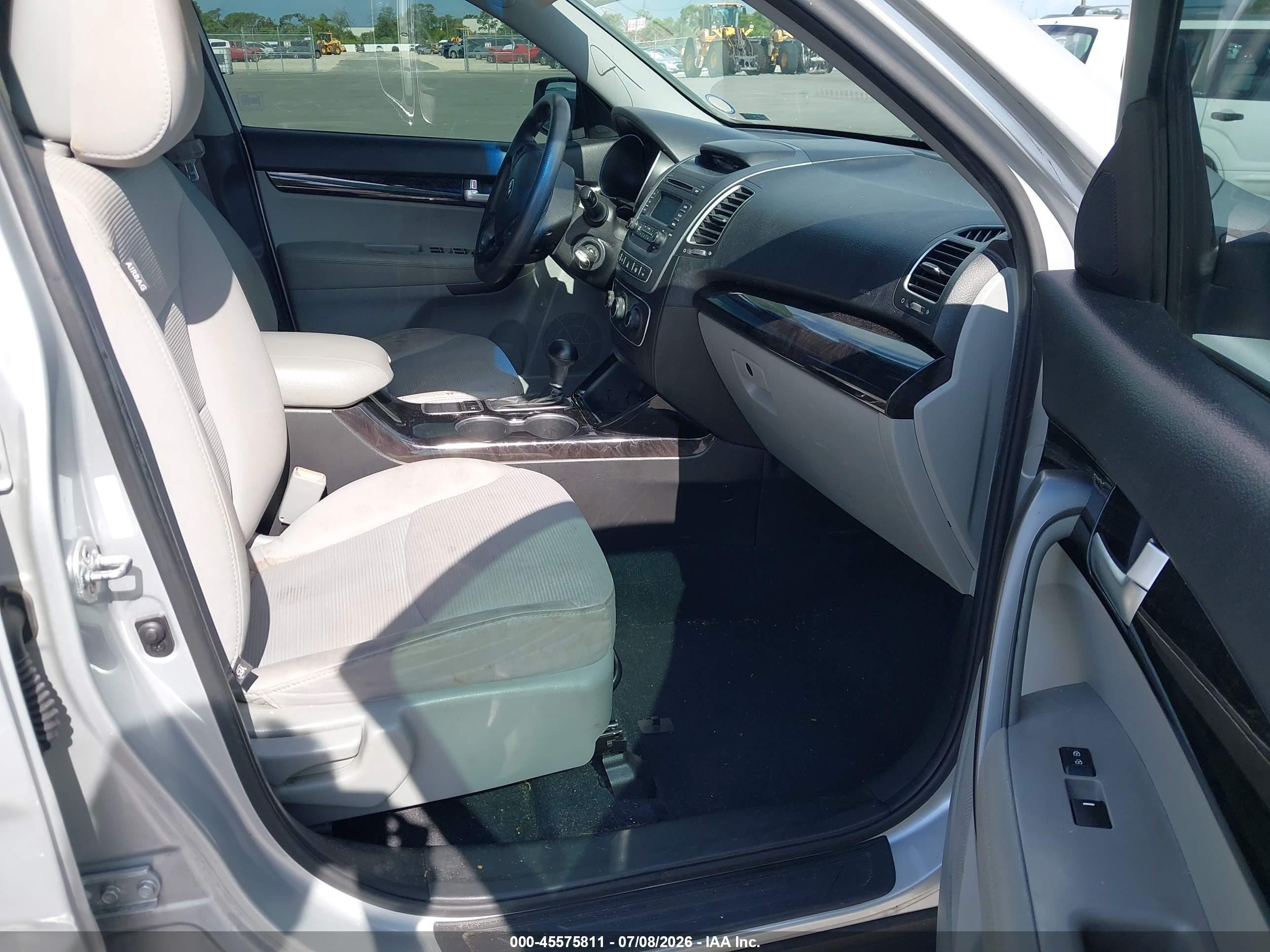 2014 Kia Sorento Lx Silver vin: 5XYKT3A68EG477264