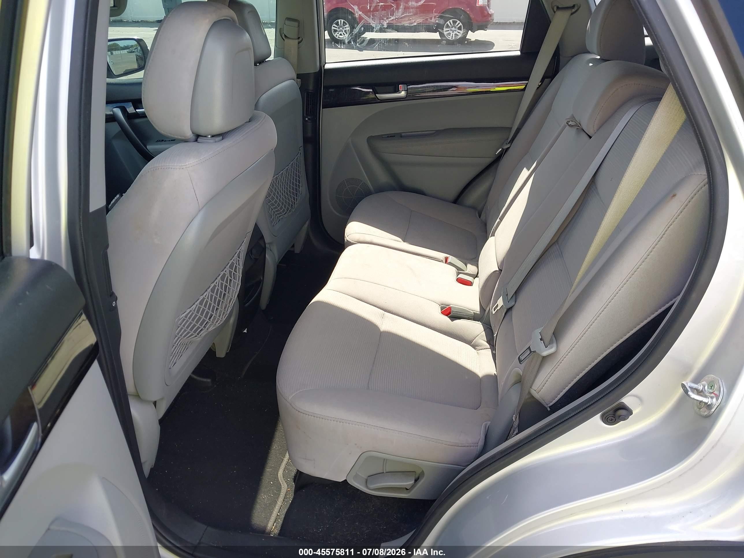 2014 Kia Sorento Lx Silver vin: 5XYKT3A68EG477264