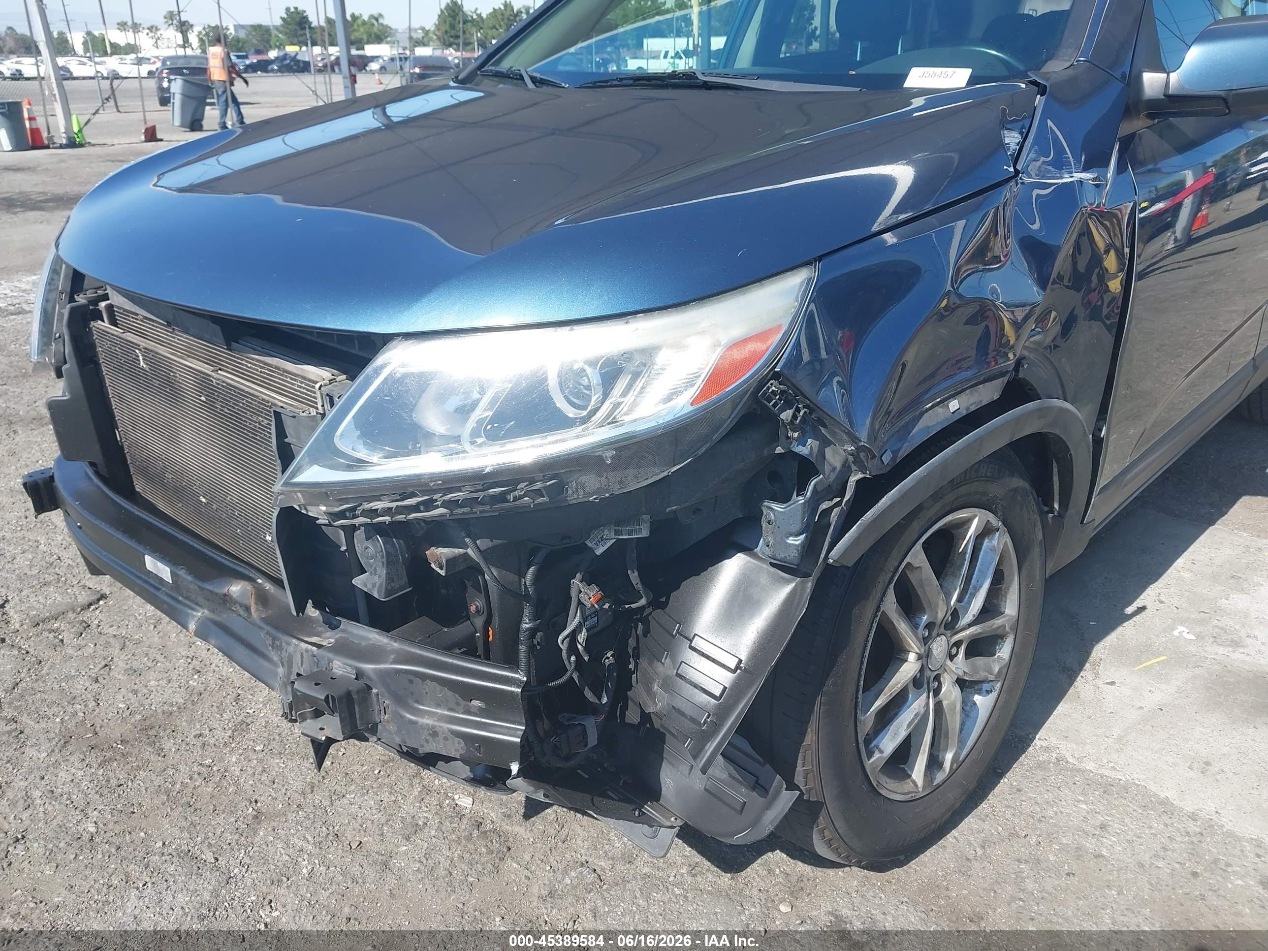 2014 Kia Sorento Lx Dark Blue vin: 5XYKT3A68EG508285