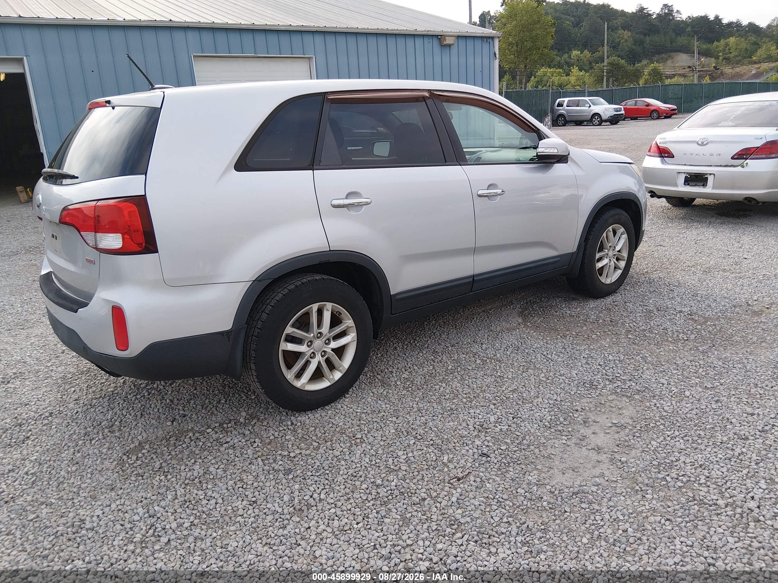 2014 Kia Sorento Lx Серебряный vin: 5XYKT3A68EG508609