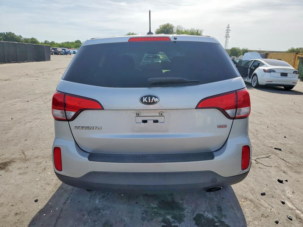 2015 Kia Sorento Lx Silver vin: 5XYKT3A68FG593890