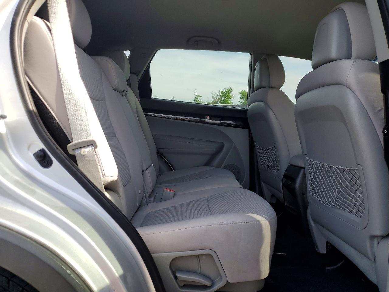 2015 Kia Sorento Lx Silver vin: 5XYKT3A68FG593890