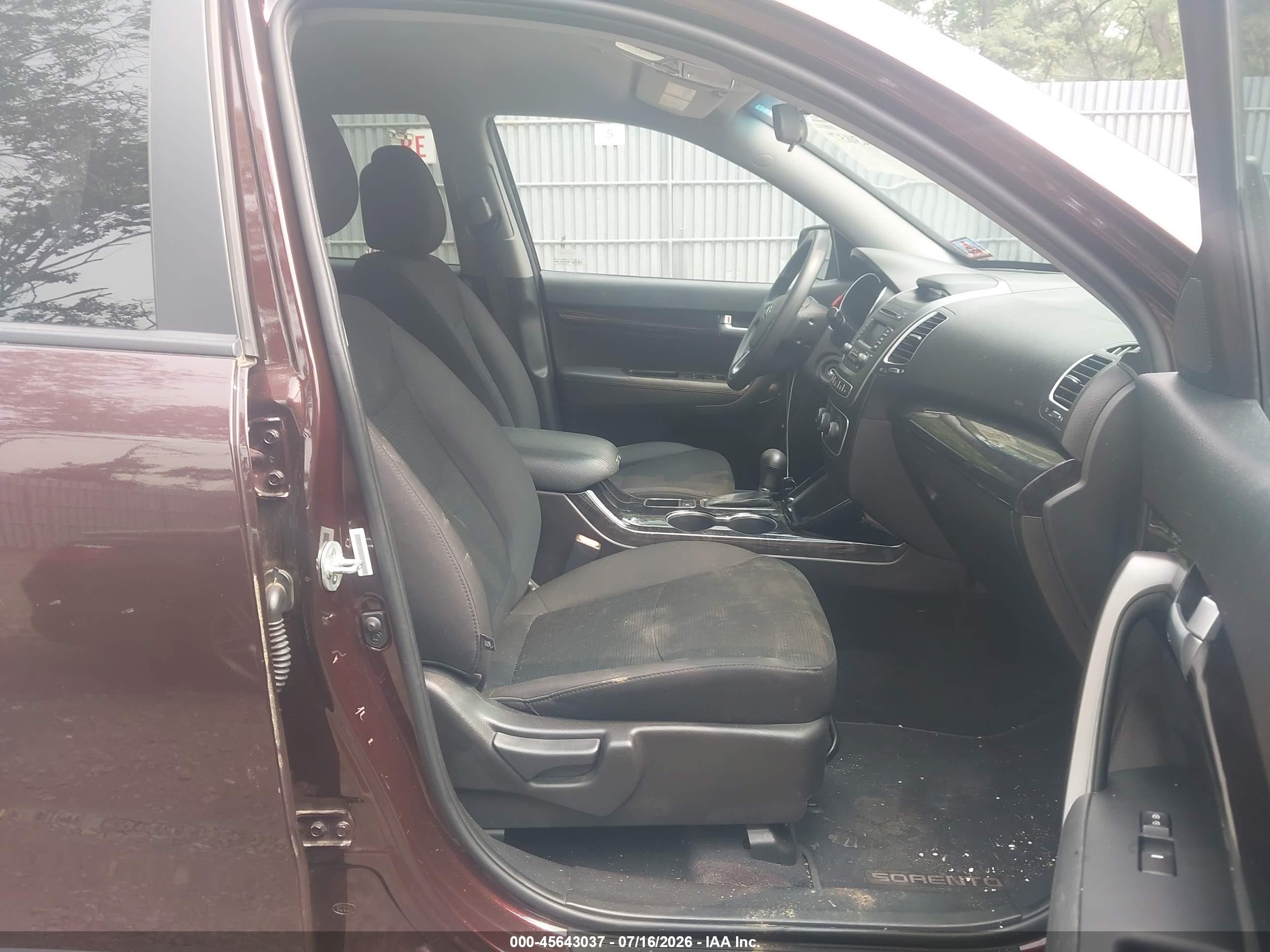 2015 Kia Sorento Lx Maroon vin: 5XYKT3A68FG646930