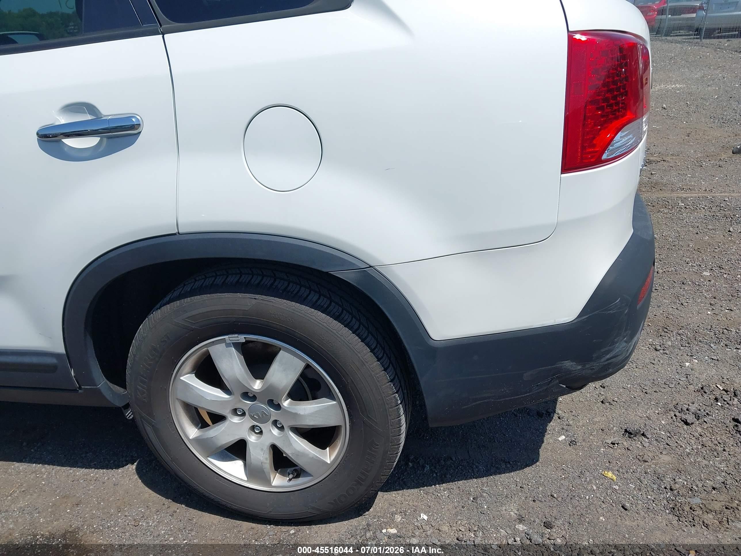 2012 Kia Sorento Lx White vin: 5XYKT3A69CG224175