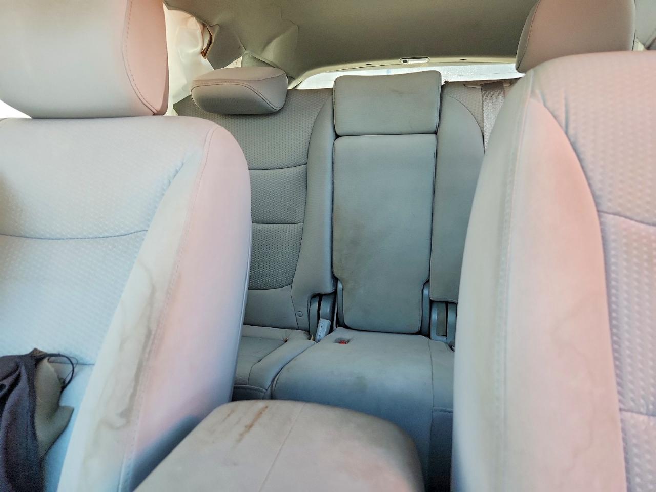 2013 Kia Sorento Lx Silver vin: 5XYKT3A69DG347427