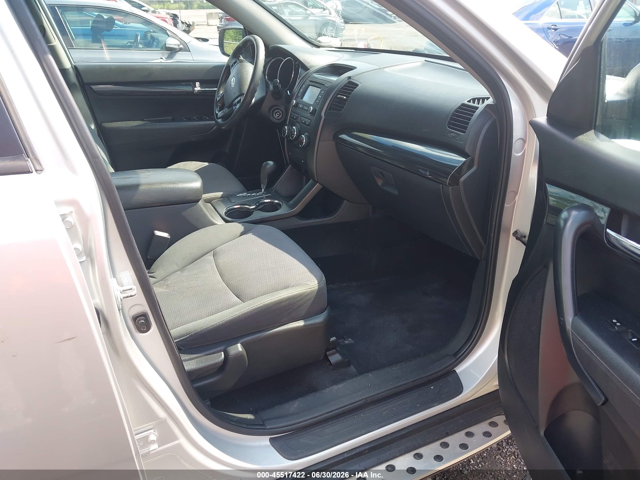 2013 Kia Sorento Lx Серебряный vin: 5XYKT3A69DG407626