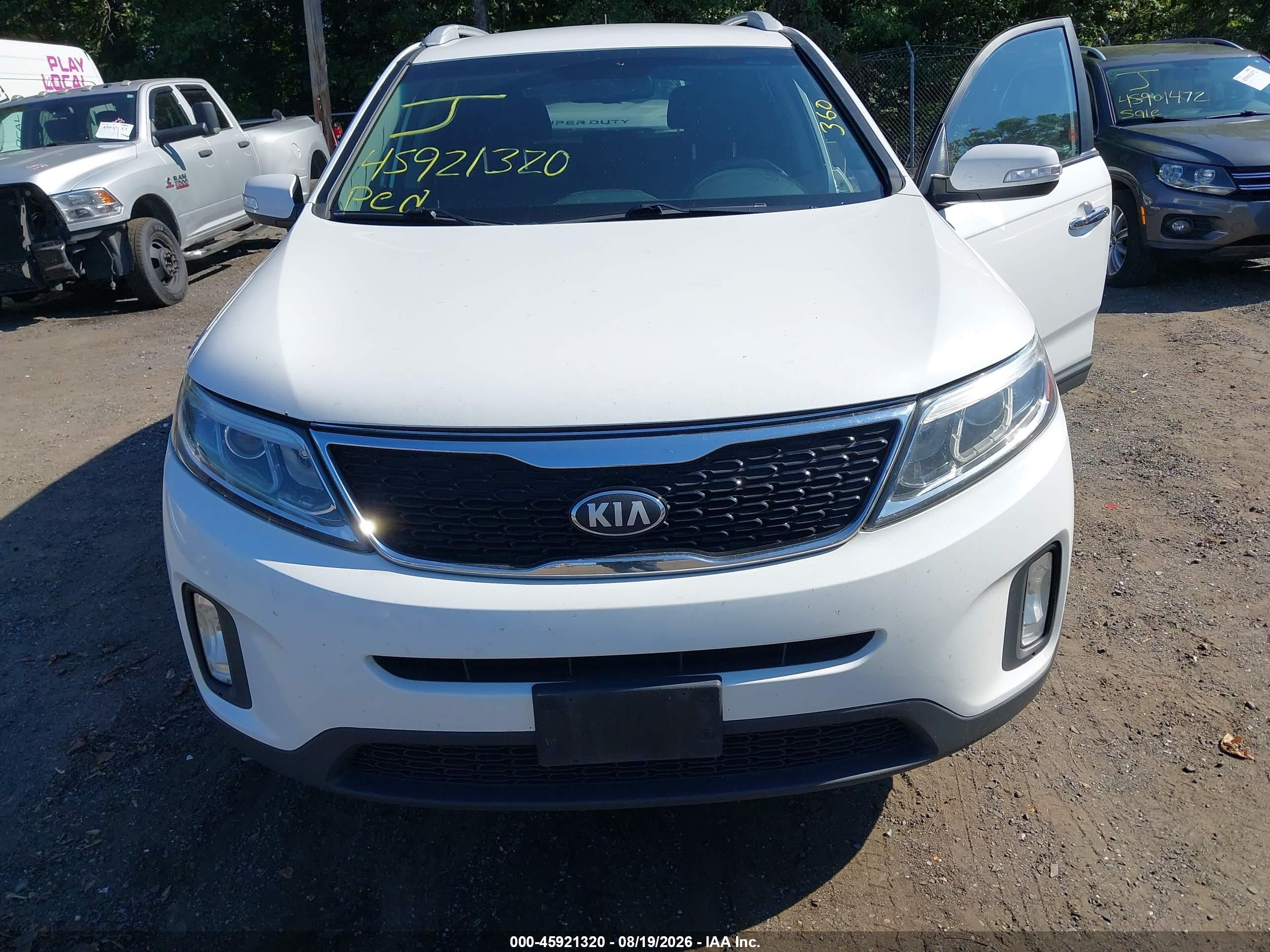 2014 Kia Sorento Lx White vin: 5XYKT3A69EG442331