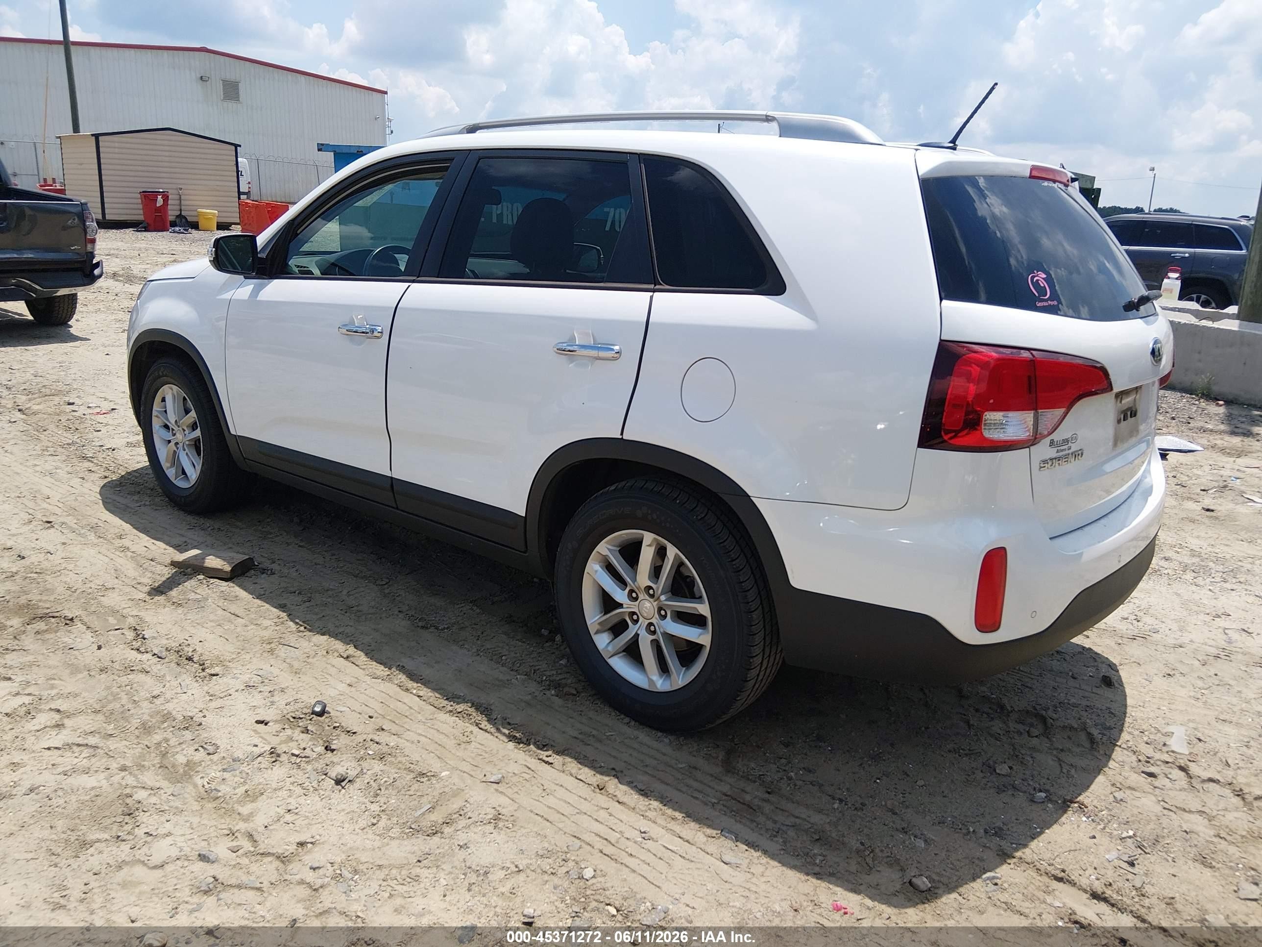 2015 Kia Sorento Lx White vin: 5XYKT3A69FG555343