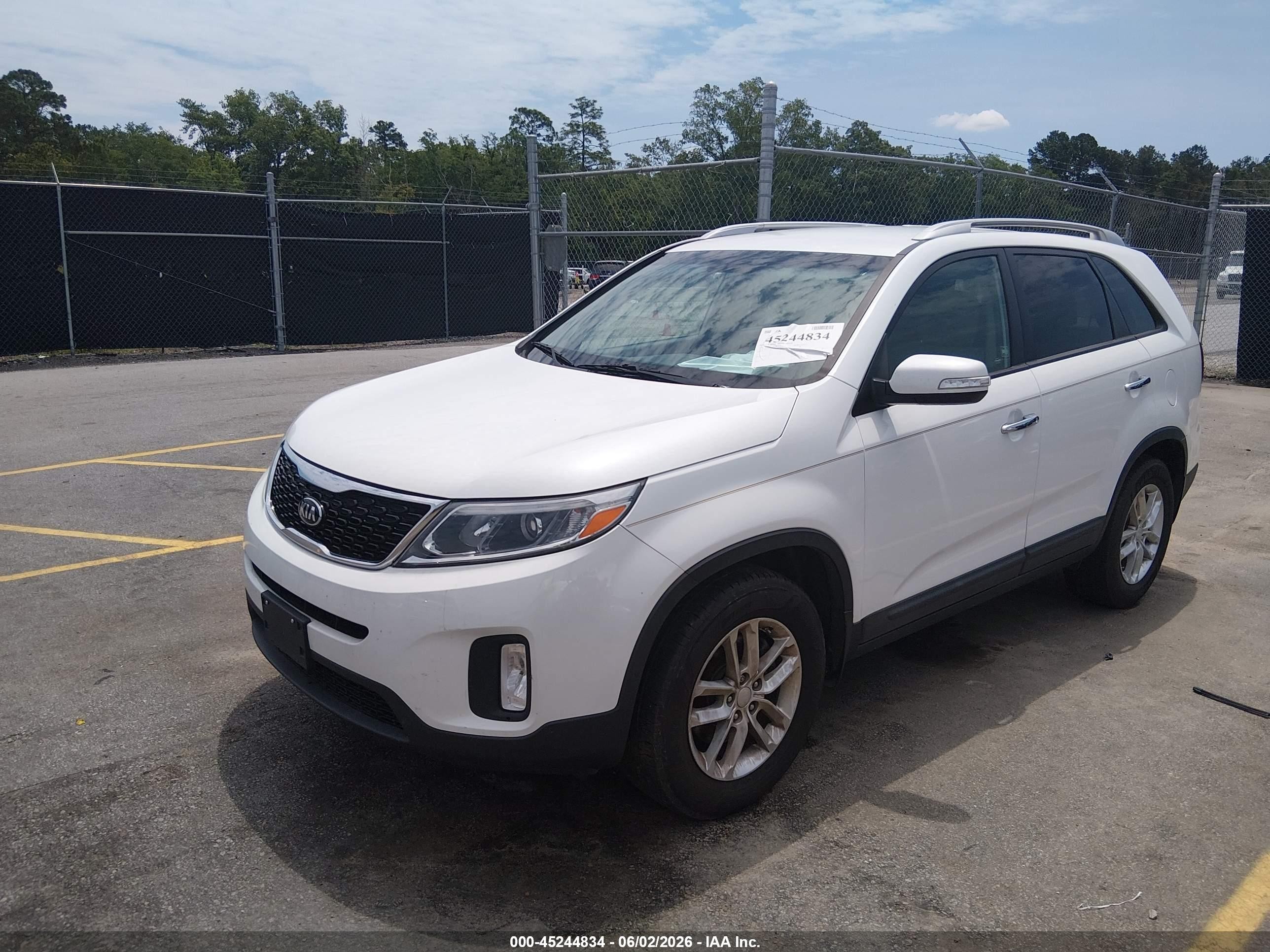 2015 Kia Sorento Lx White vin: 5XYKT3A69FG560915
