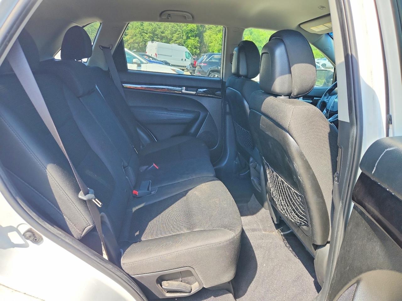2015 Kia Sorento Lx White vin: 5XYKT3A69FG564978