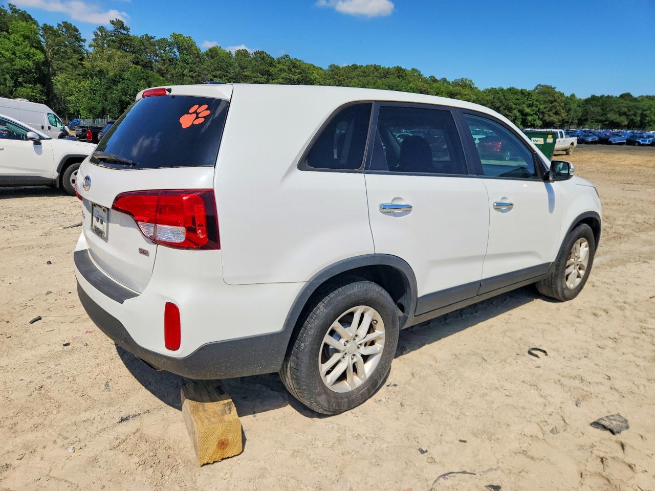 2015 Kia Sorento Lx White vin: 5XYKT3A69FG564978
