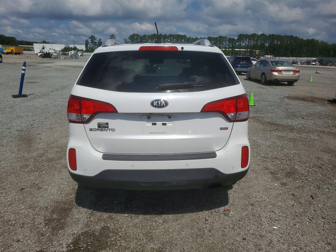 2015 Kia Sorento Lx White vin: 5XYKT3A69FG575723