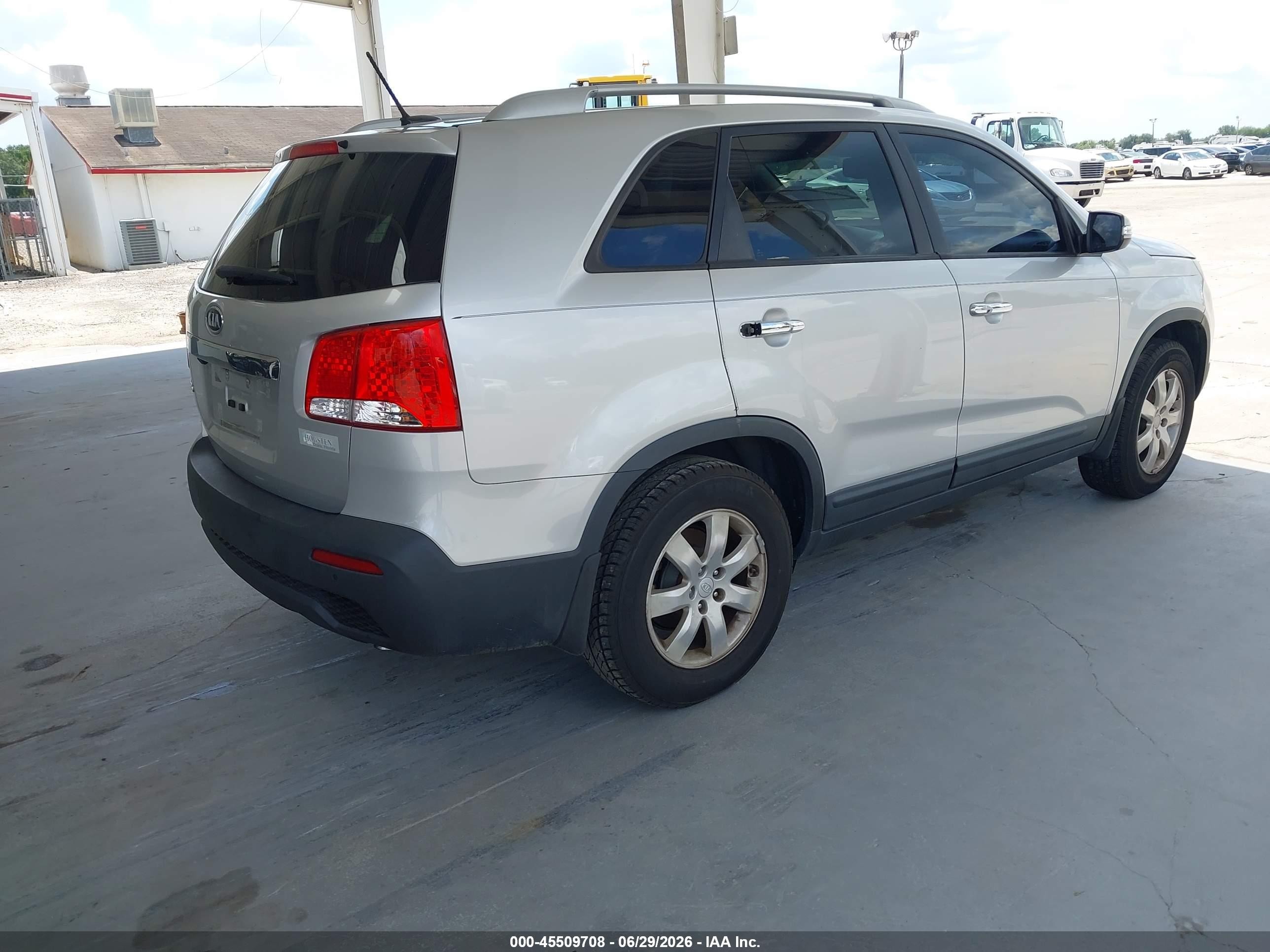 2012 Kia Sorento Lx Silver vin: 5XYKT3A6XCG205344