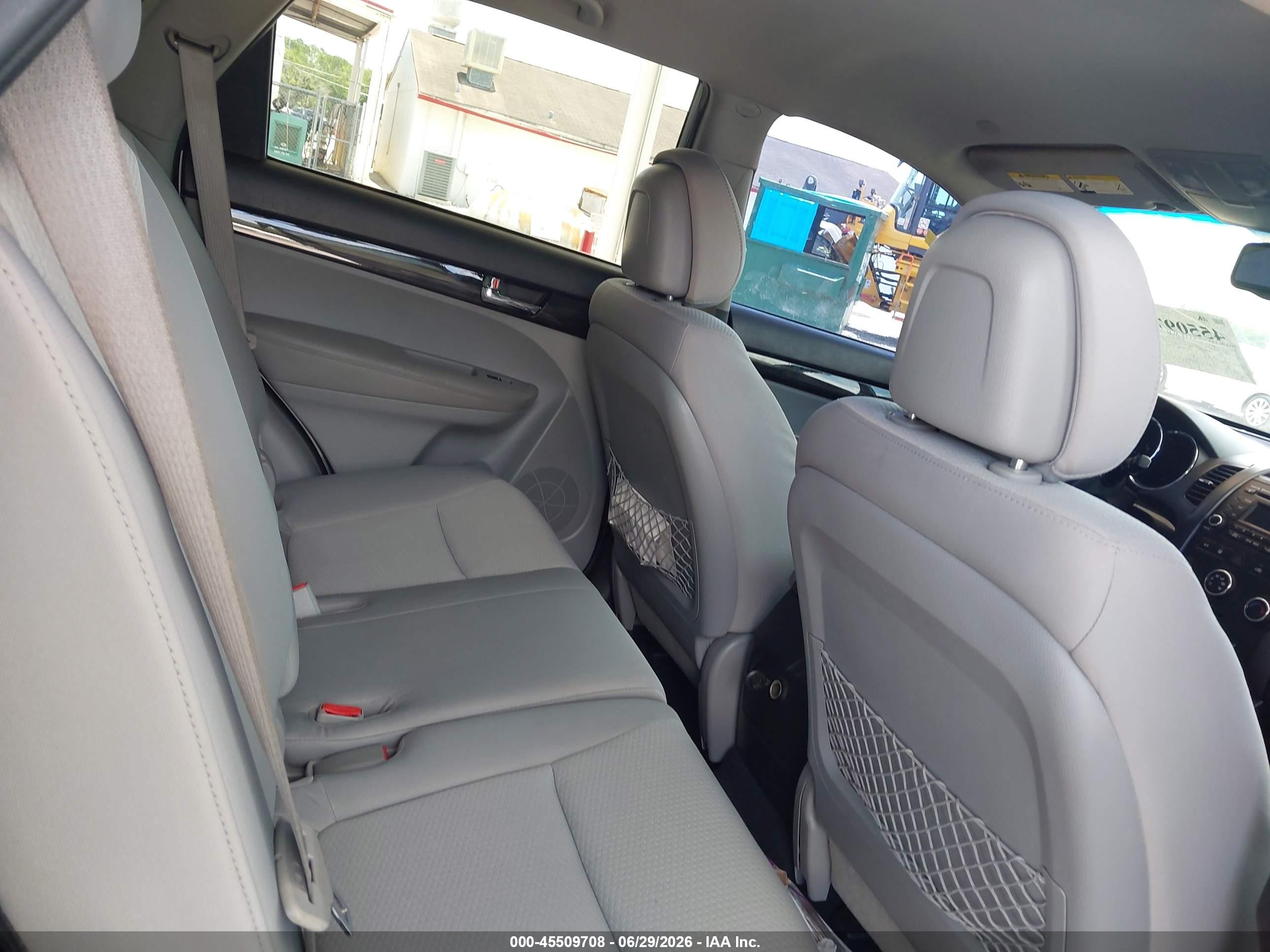 2012 Kia Sorento Lx Silver vin: 5XYKT3A6XCG205344