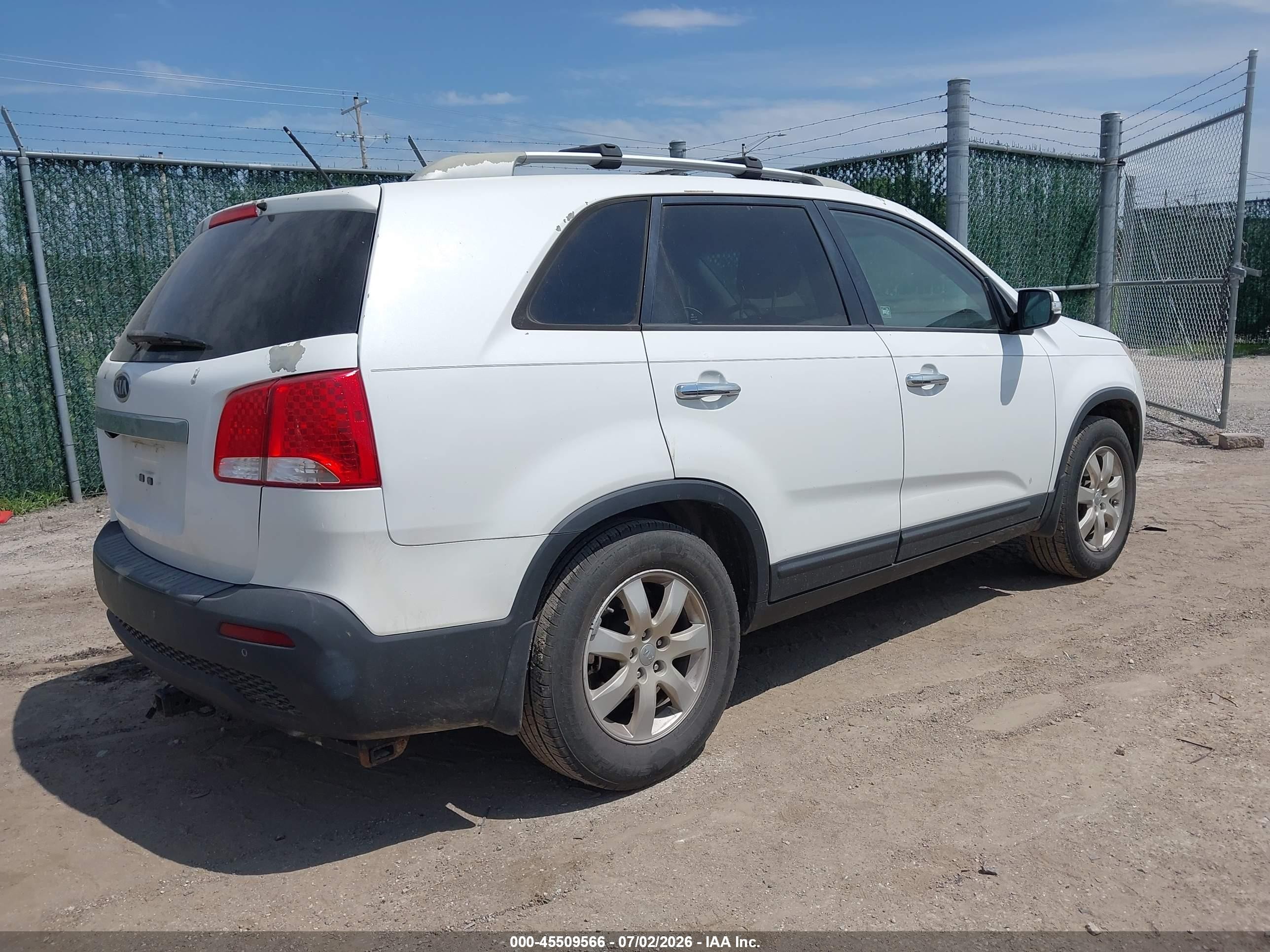 2012 Kia Sorento Lx White vin: 5XYKT3A6XCG307937