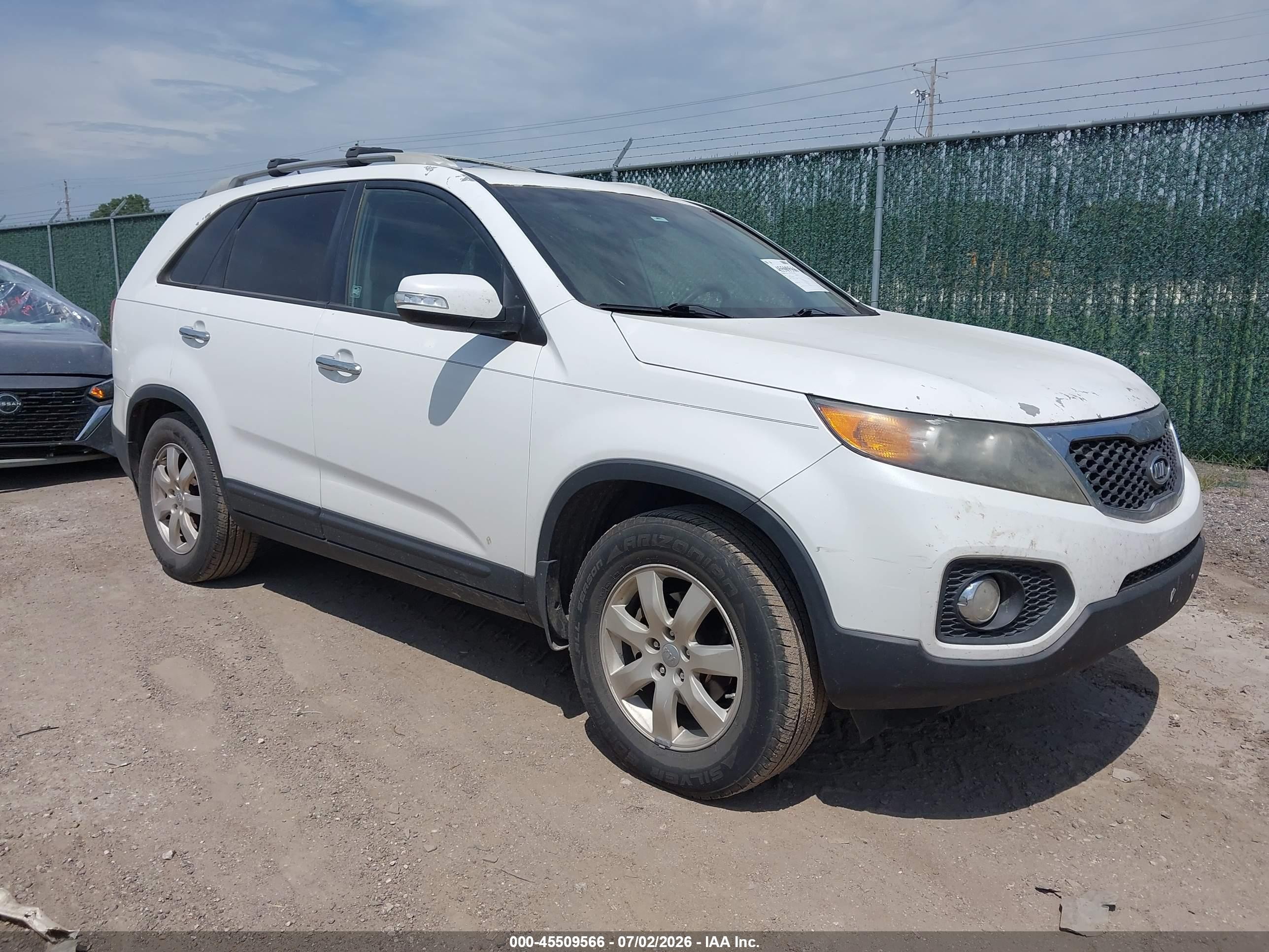2012 Kia Sorento Lx White vin: 5XYKT3A6XCG307937