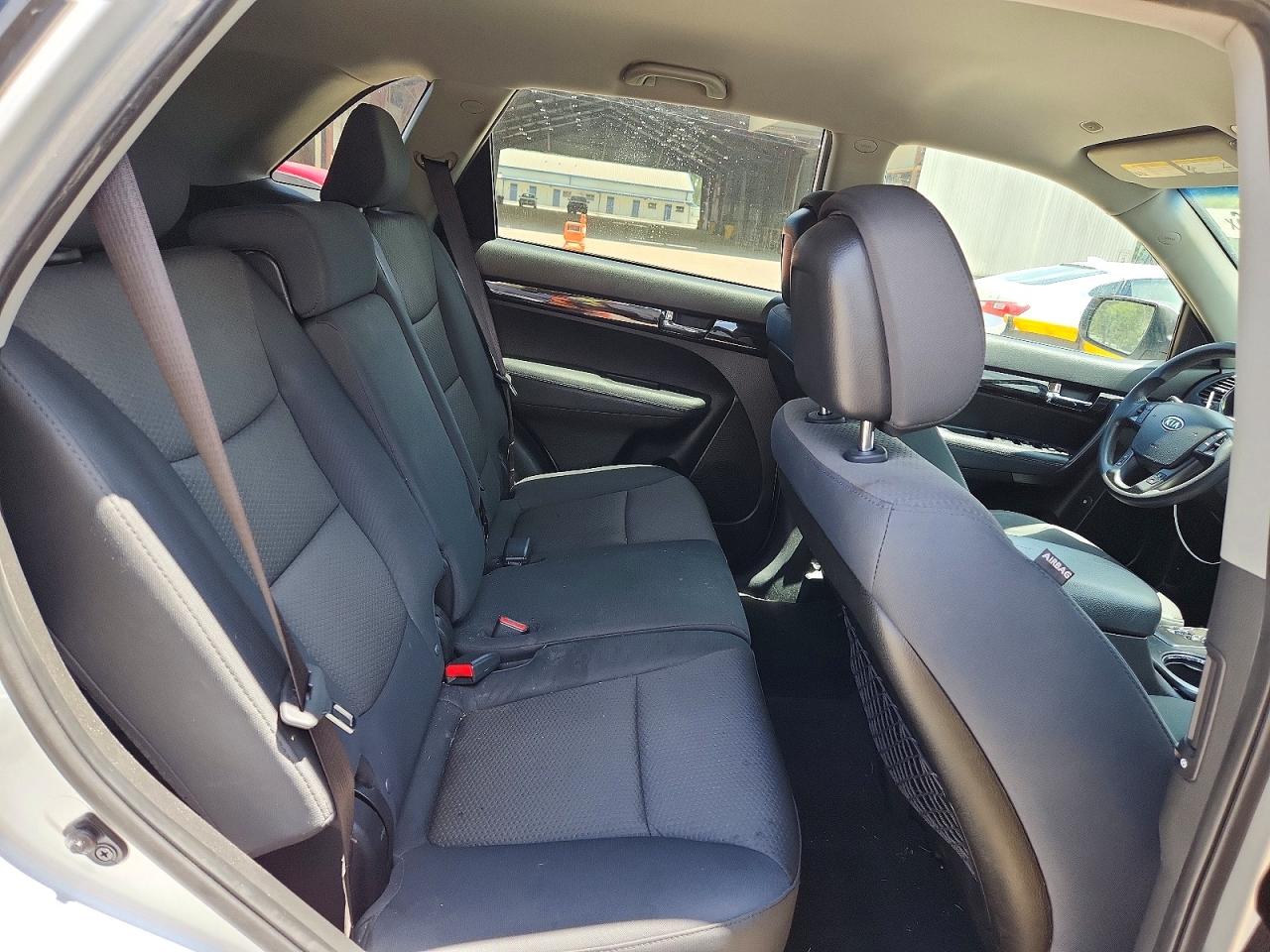2013 Kia Sorento Lx Silver vin: 5XYKT3A6XDG381828