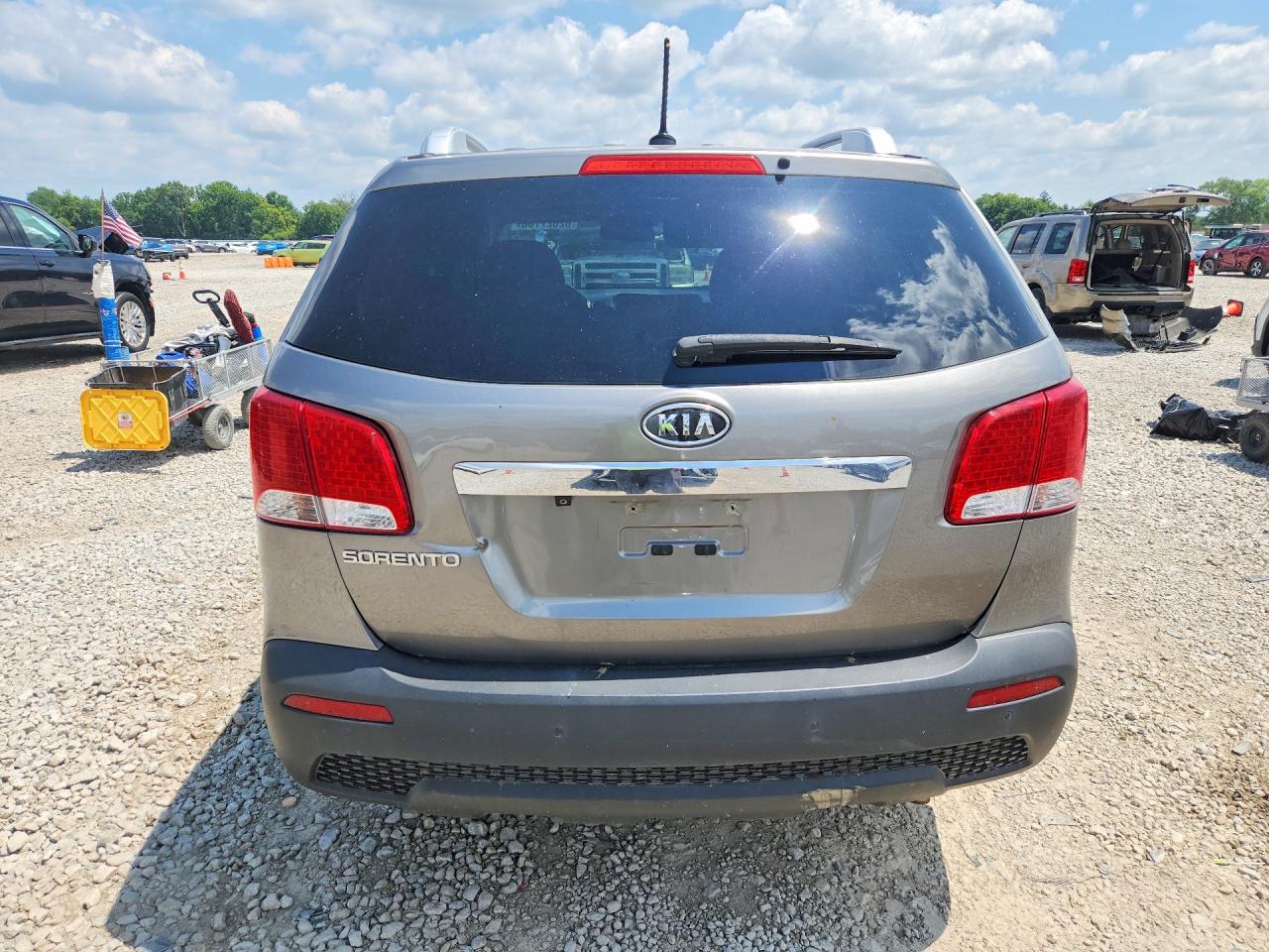 2013 Kia Sorento Lx Серый vin: 5XYKT3A6XDG396667