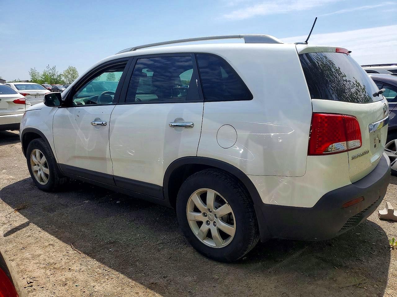 2013 Kia Sorento Lx Белый vin: 5XYKT3A6XDG411023