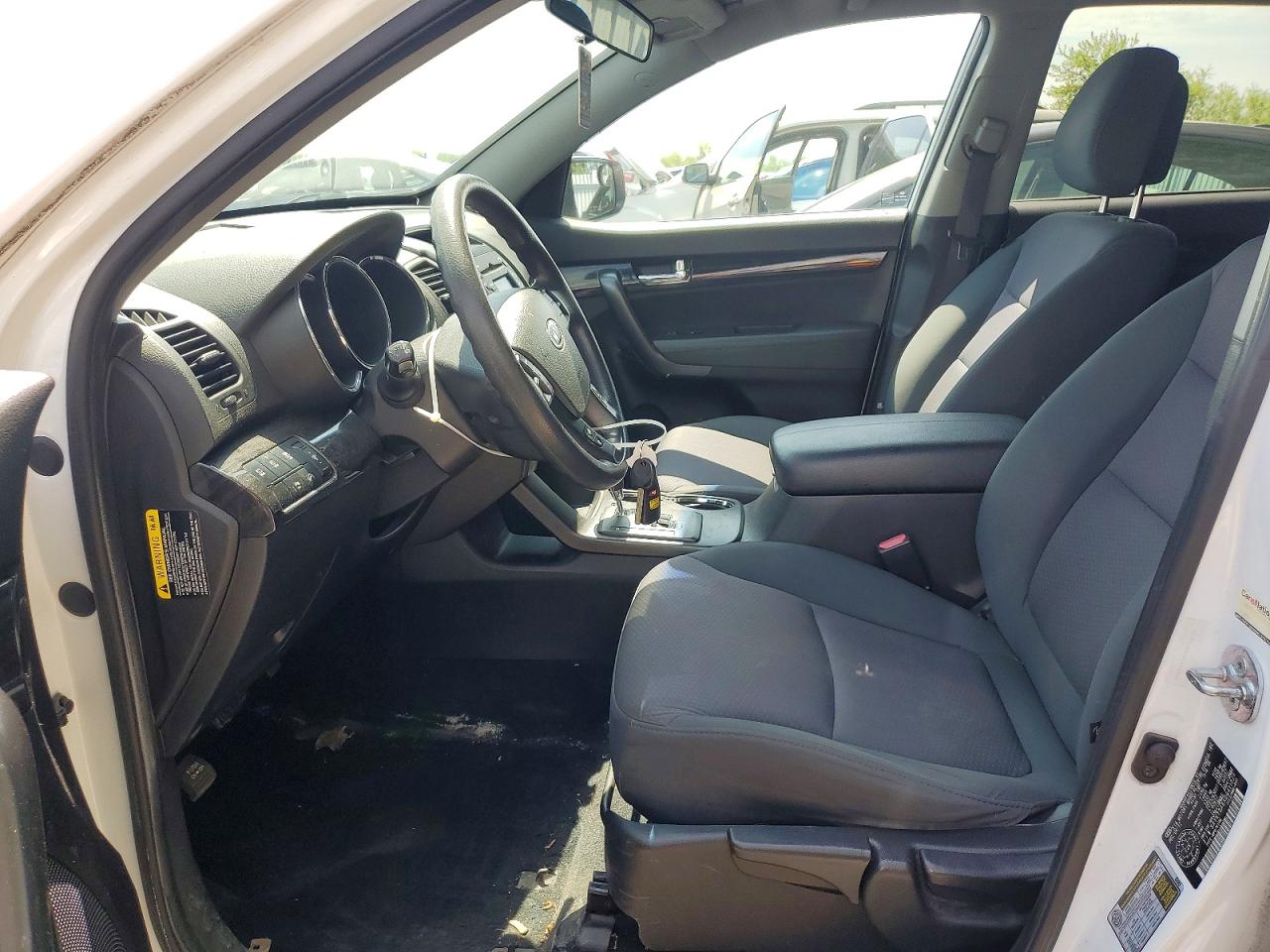 2013 Kia Sorento Lx Белый vin: 5XYKT3A6XDG411023