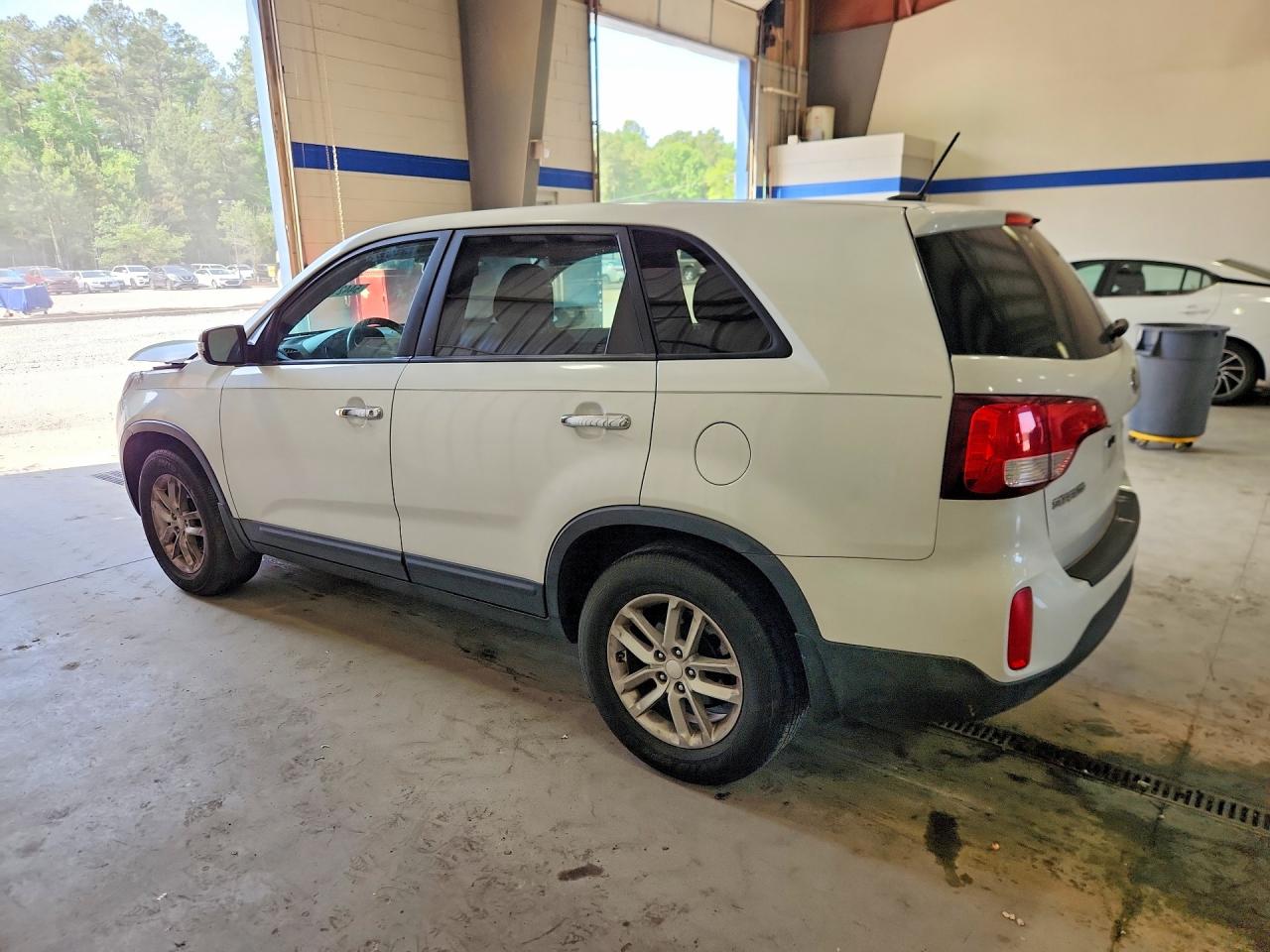 2014 Kia Sorento Lx Белый vin: 5XYKT3A6XEG535651