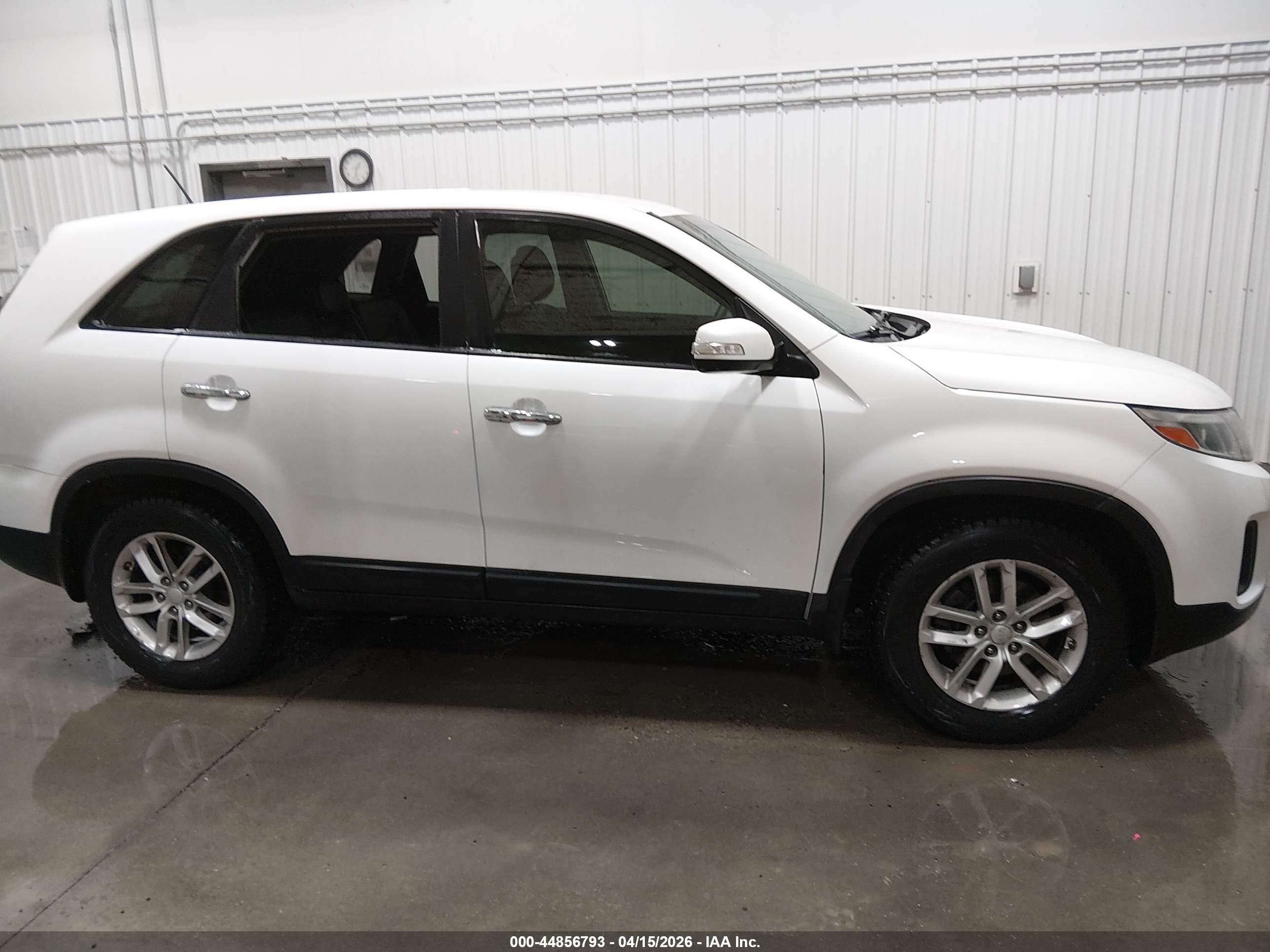2014 Kia Sorento Lx White vin: 5XYKT3A6XEG535682