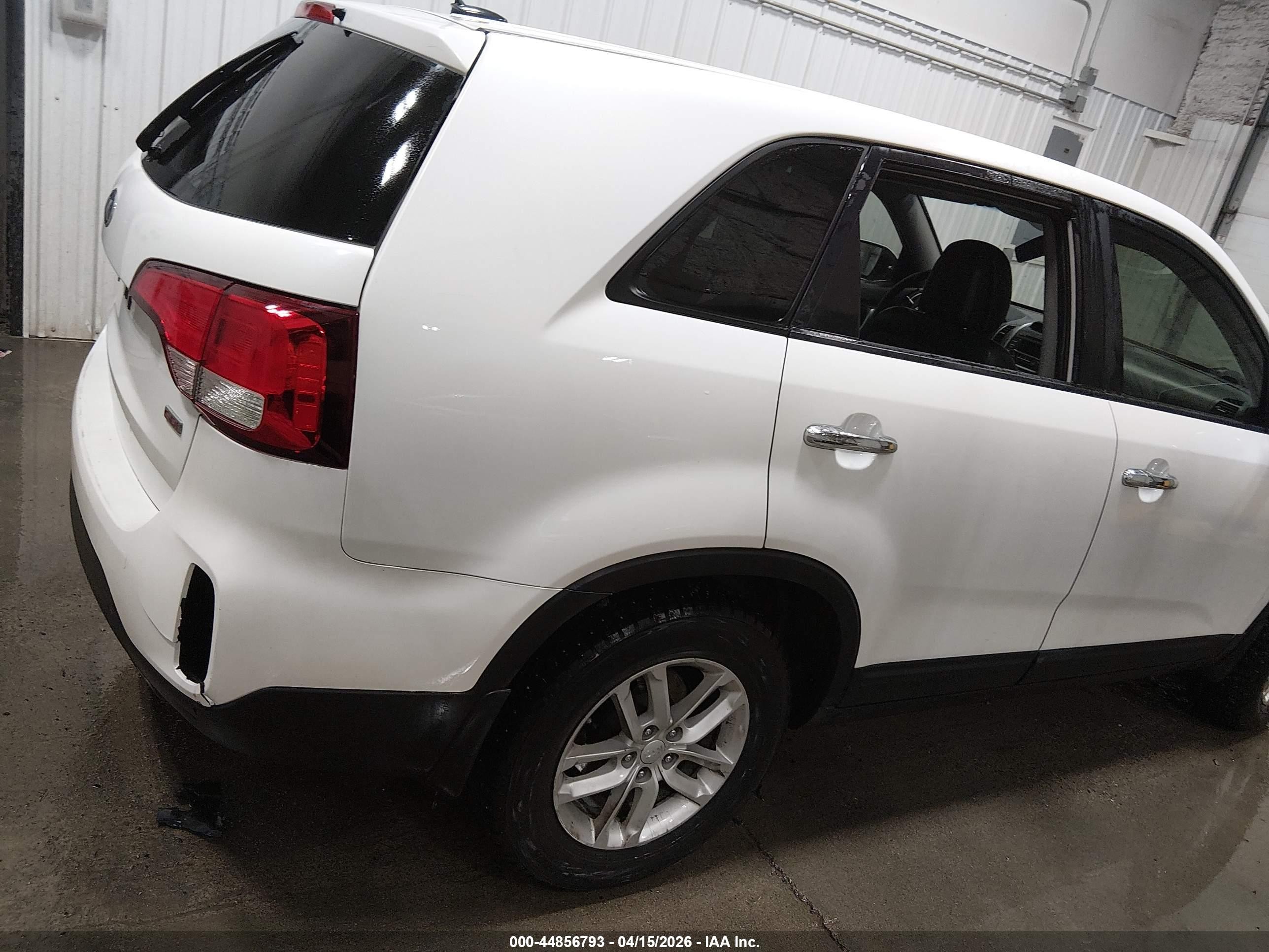 2014 Kia Sorento Lx White vin: 5XYKT3A6XEG535682