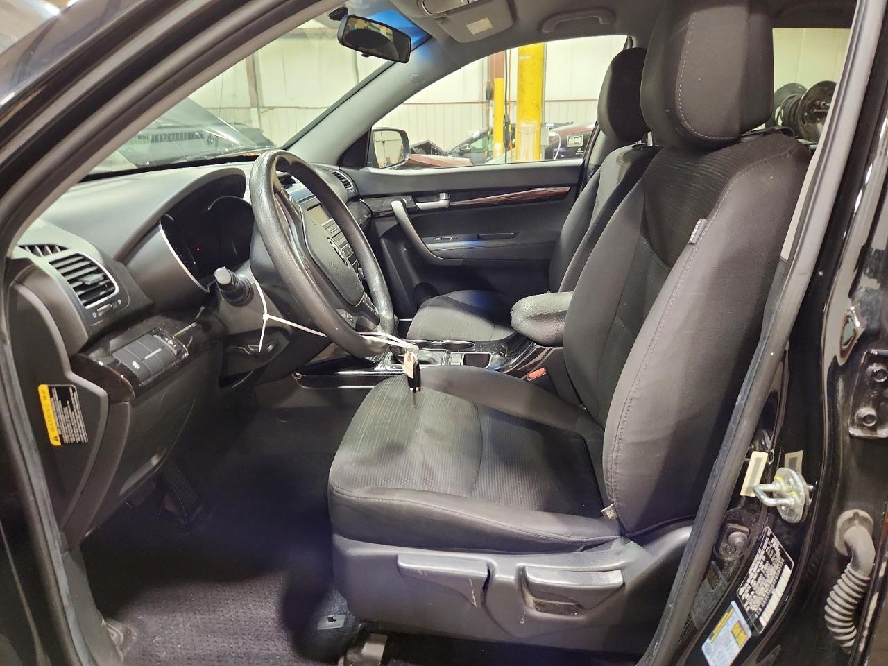 2015 Kia Sorento Lx Черный vin: 5XYKT3A6XFG592756