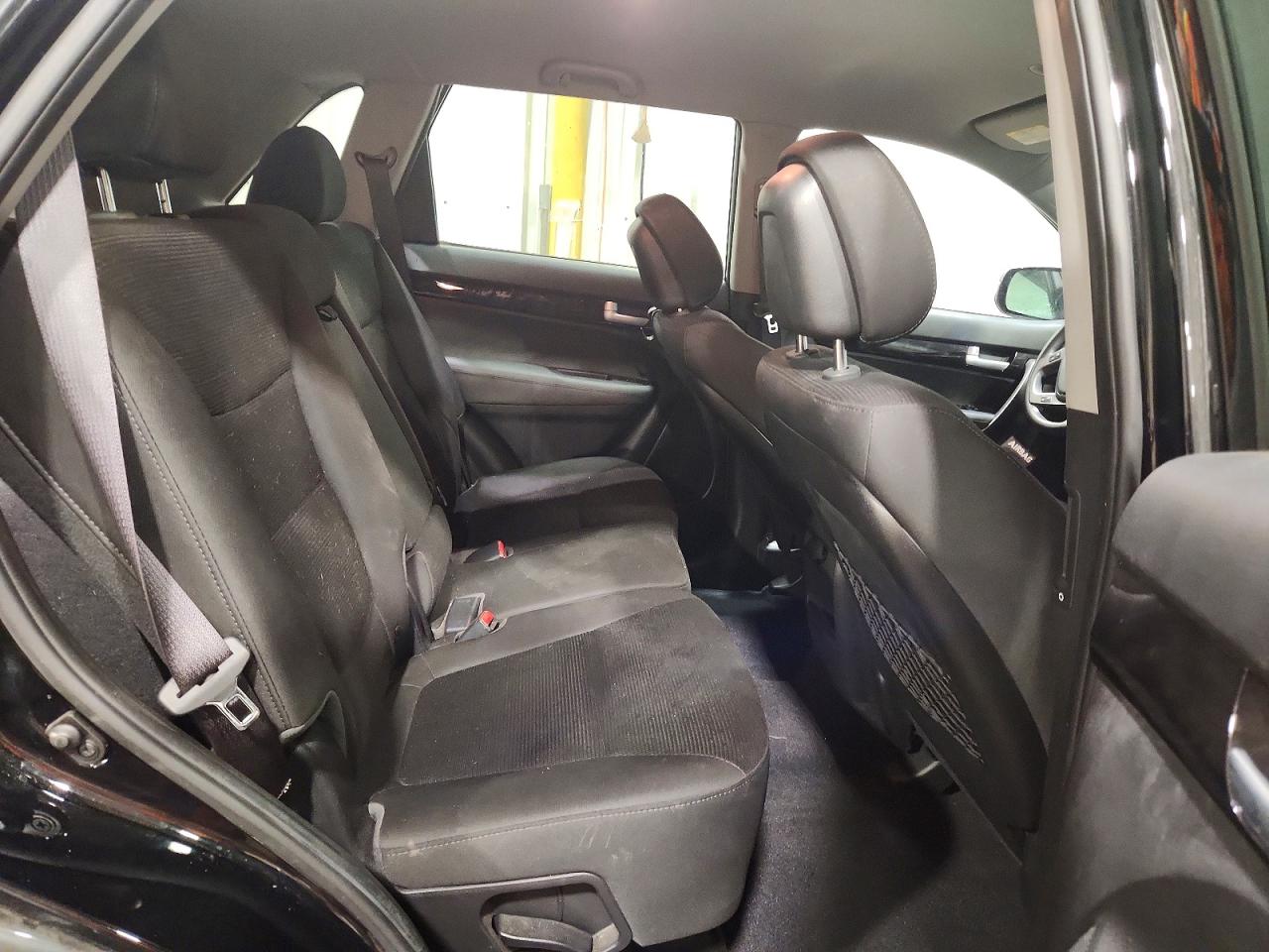 2015 Kia Sorento Lx Черный vin: 5XYKT3A6XFG592756