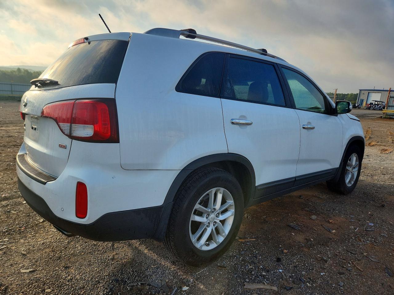 2015 Kia Sorento Lx White vin: 5XYKT3A6XFG593146