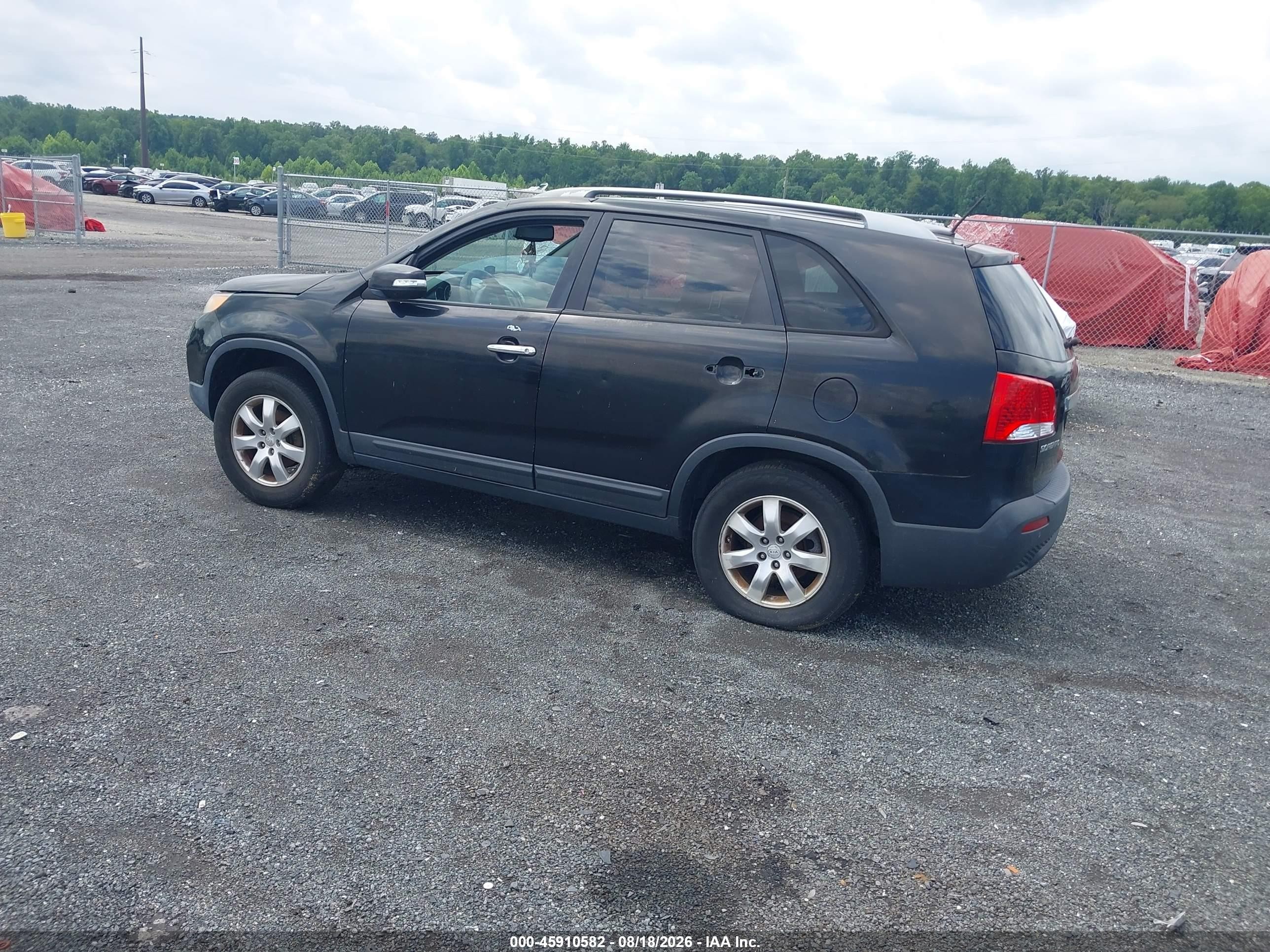 2011 Kia Sorento Lx Black vin: 5XYKT4A10BG127911