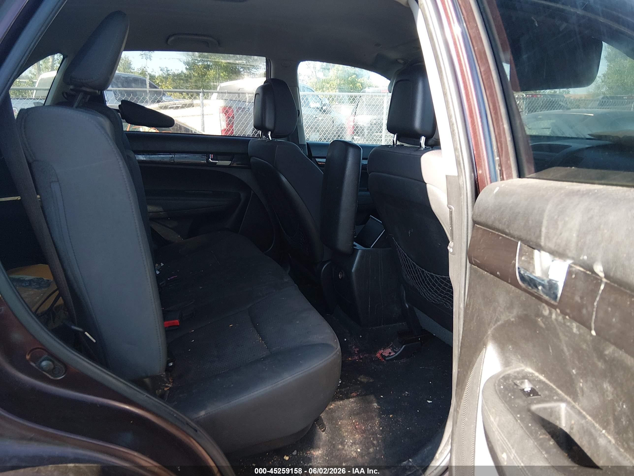 2011 Kia Sorento Lx Burgundy vin: 5XYKT4A12BG083264